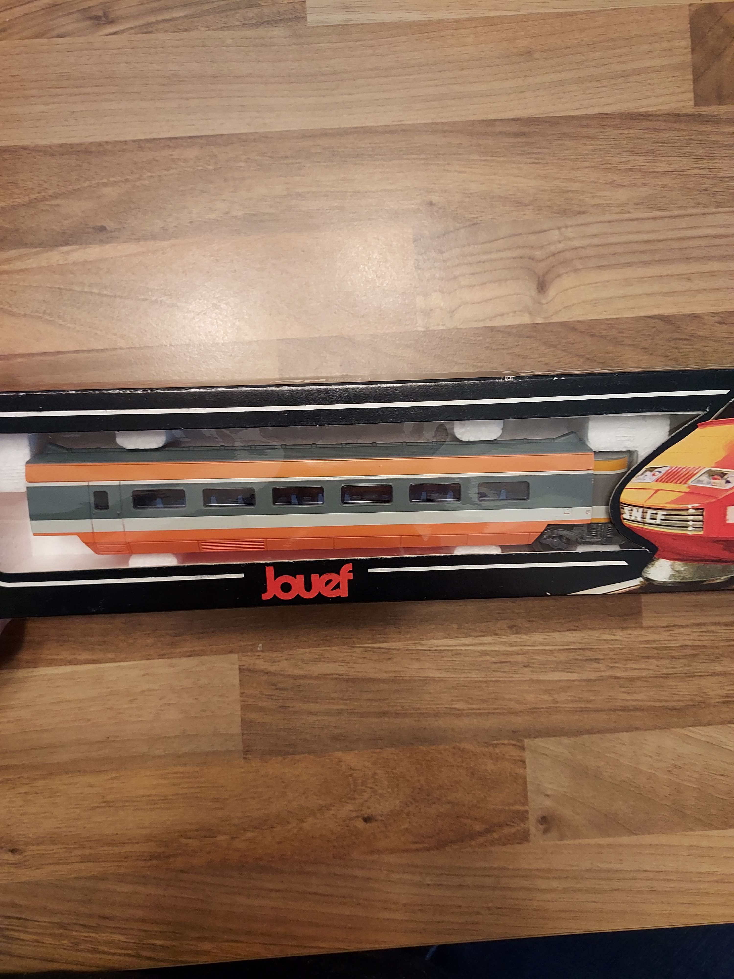 Jouef voiture intermediaire tgv sud est HO am&eacute;nag&eacute;e 5473