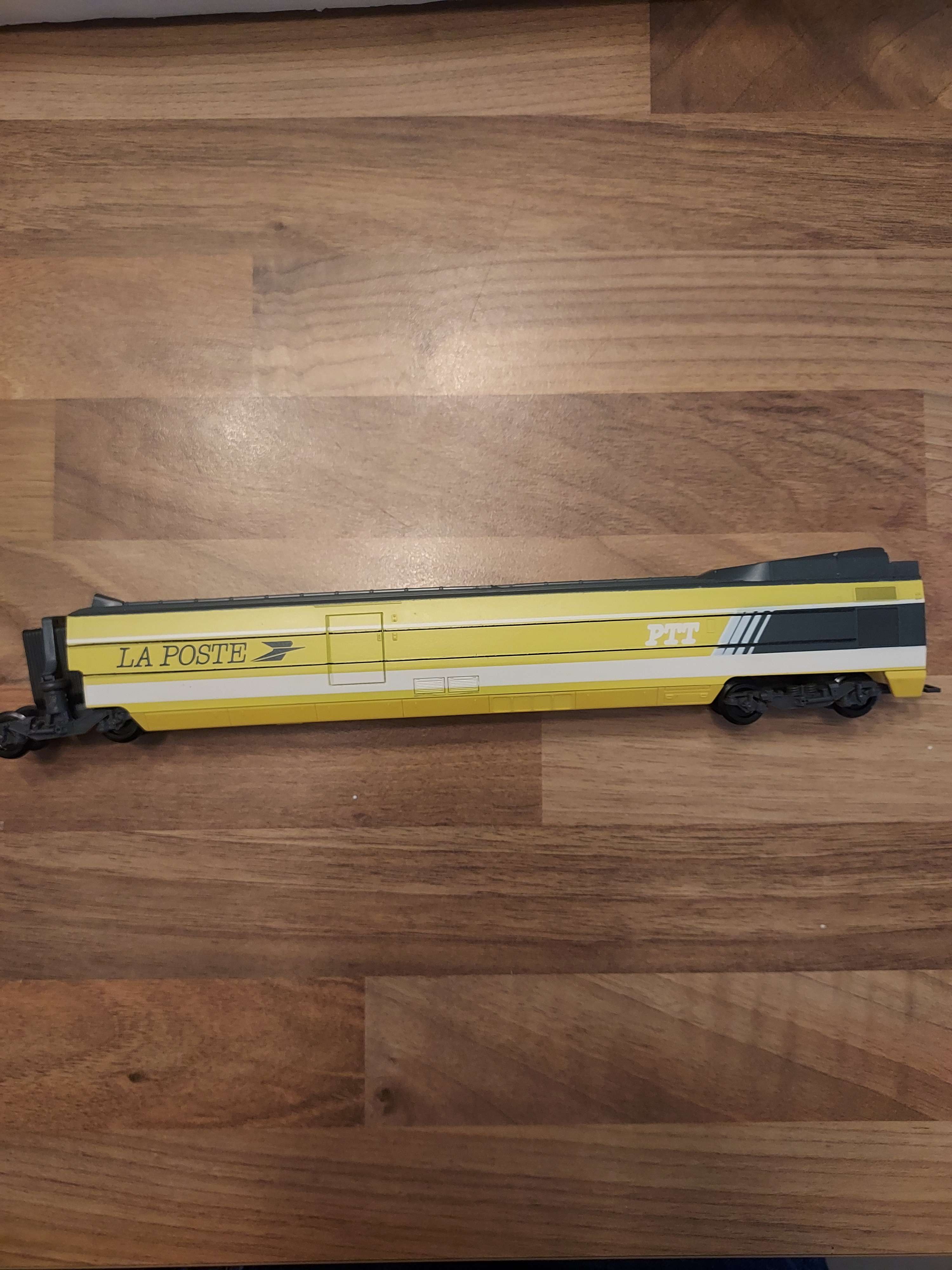 Lima voiture tgv la poste Ho avec bogie ref 33 