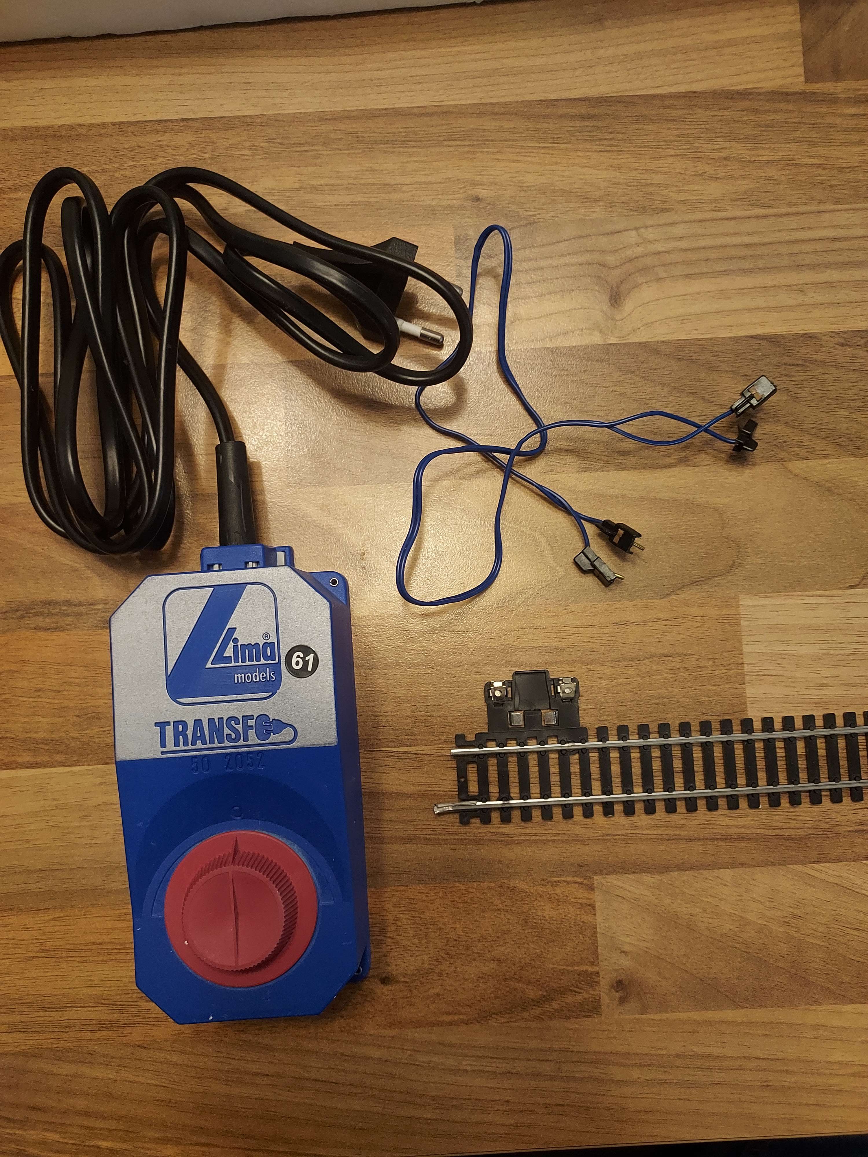 Lima transfo transformateur 50 2052 avec rail et c&acirc;ble ref 61