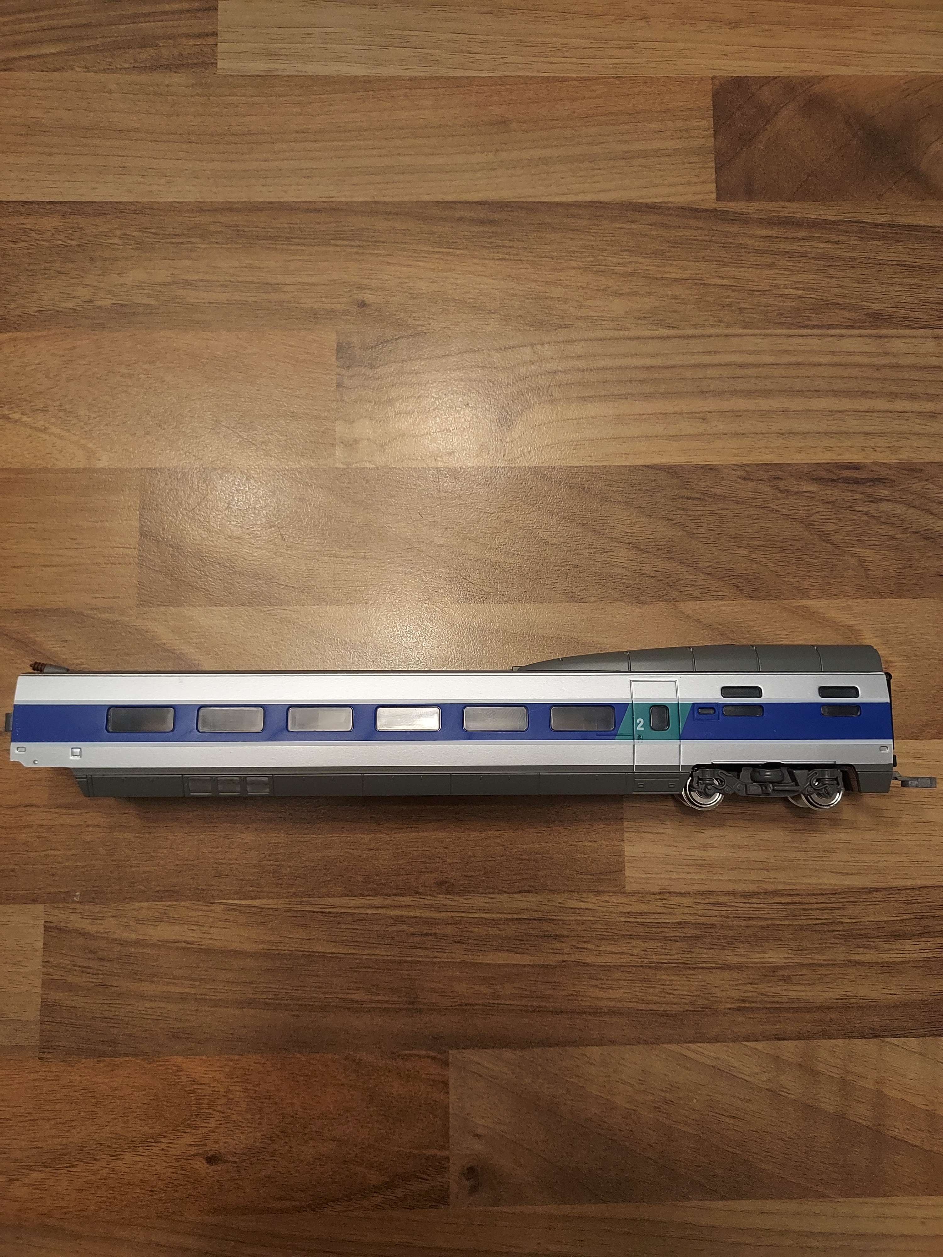 M&eacute;hano voiture de tgv Atlantique 2 cl HO ref 27