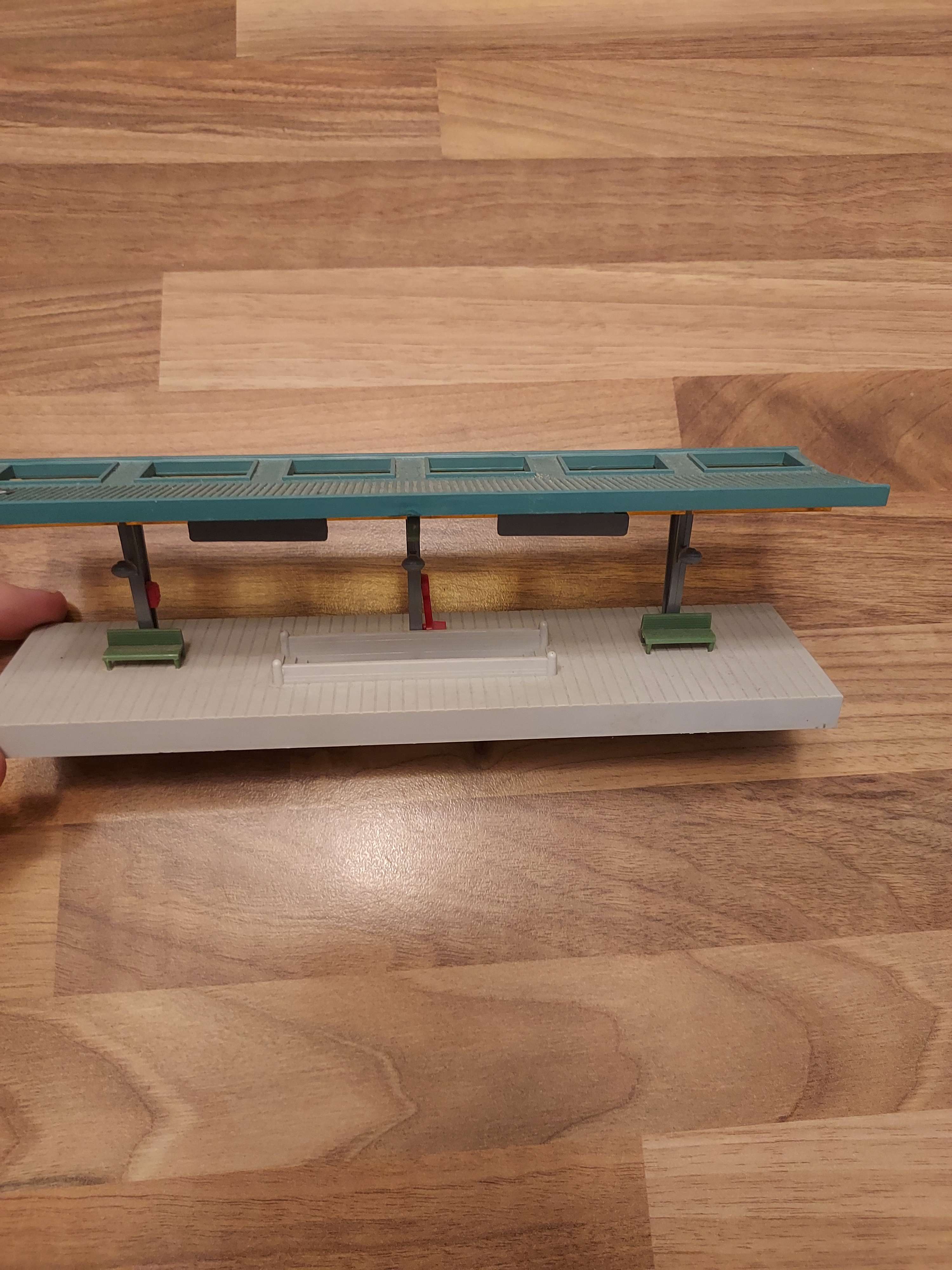  HOrnby-acHO Maquette HO Quai de gare ref 49 