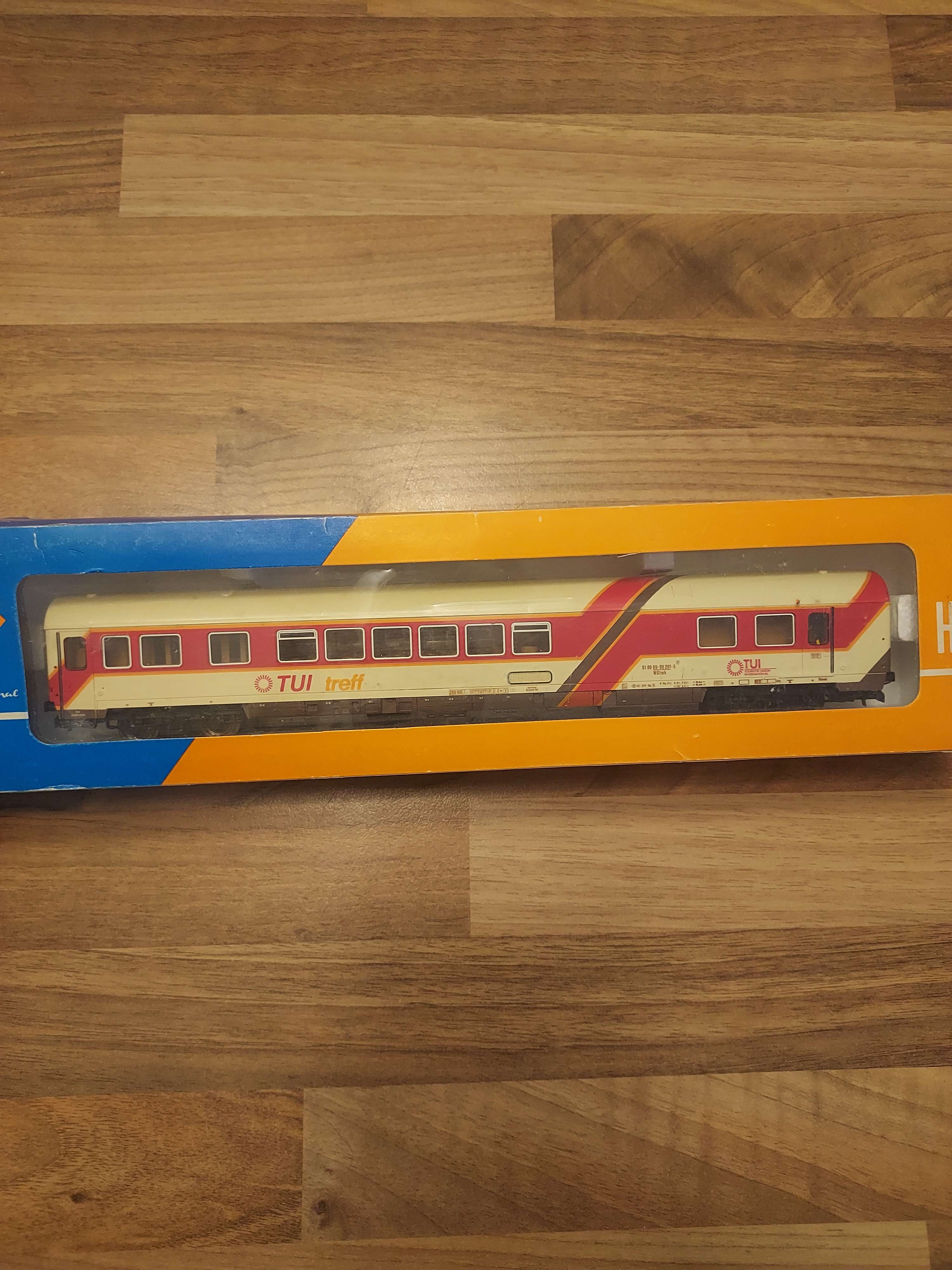 ROCO Voiture train Ho 4226A Restaurant TUI Treff Coach Wagen