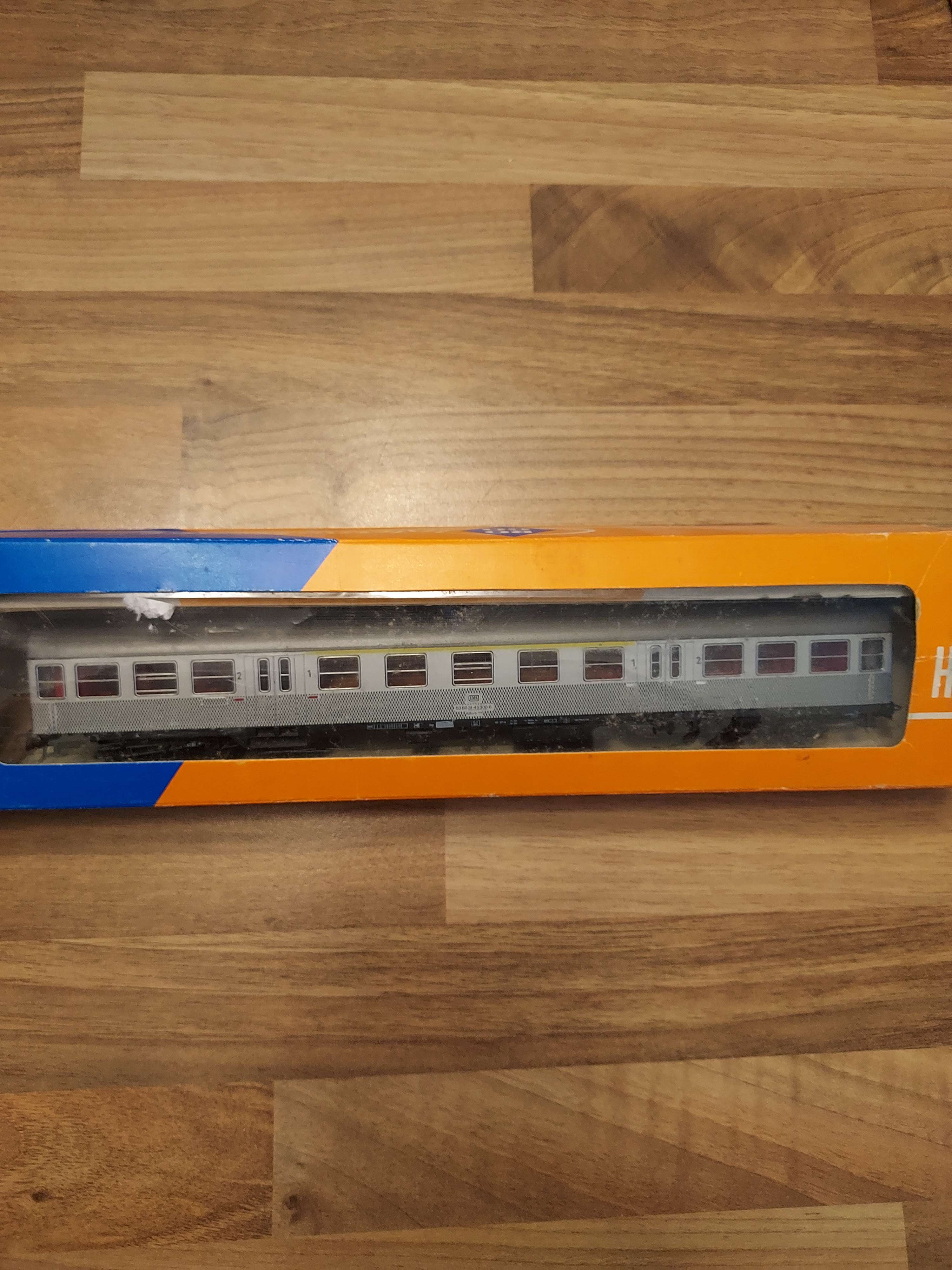 Roco wagon 1 er et 2 em  cl 4266 HO avec boite 