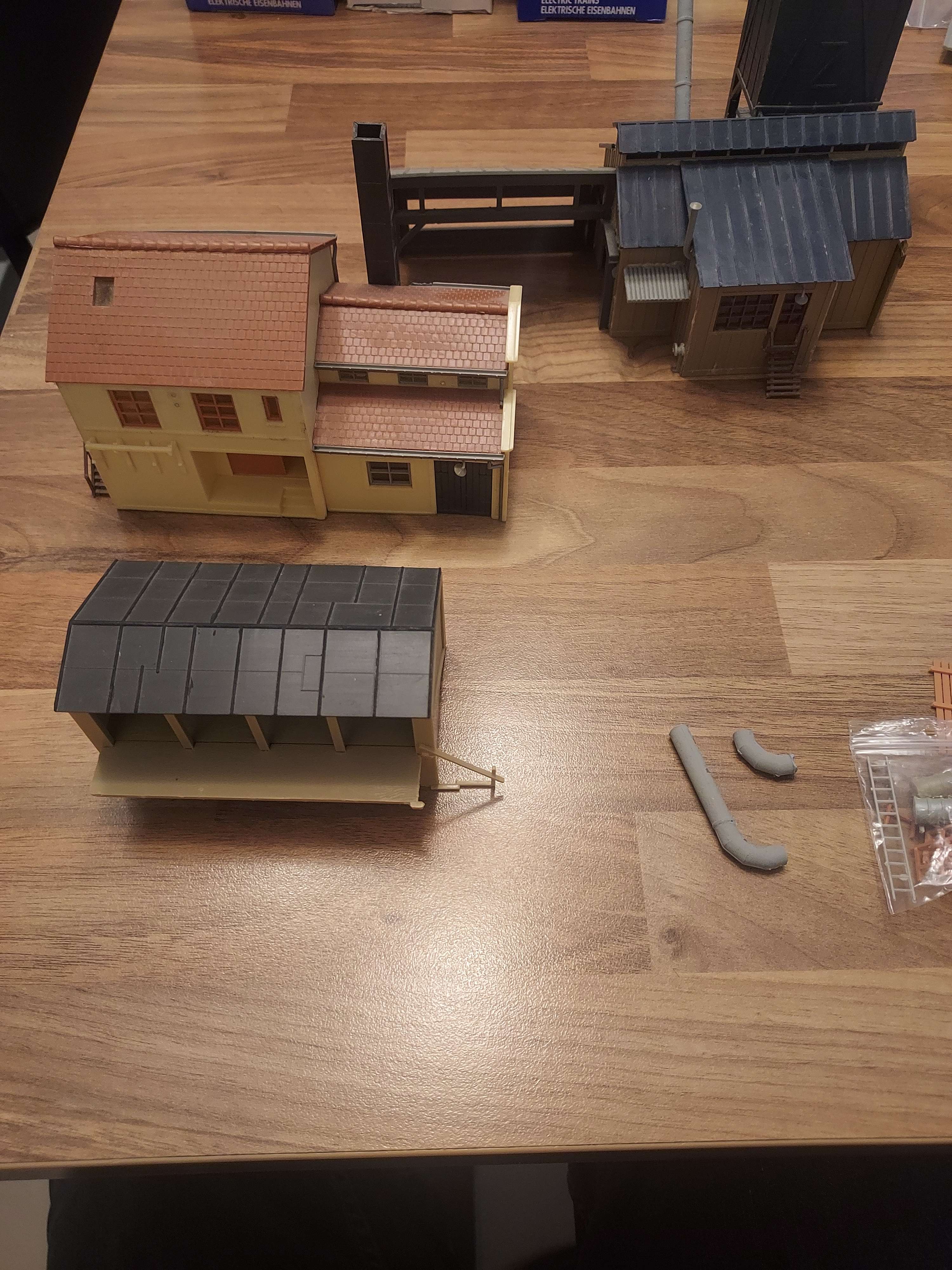 Jouef maquette HO scierie avec entrep&ocirc;t et palette 