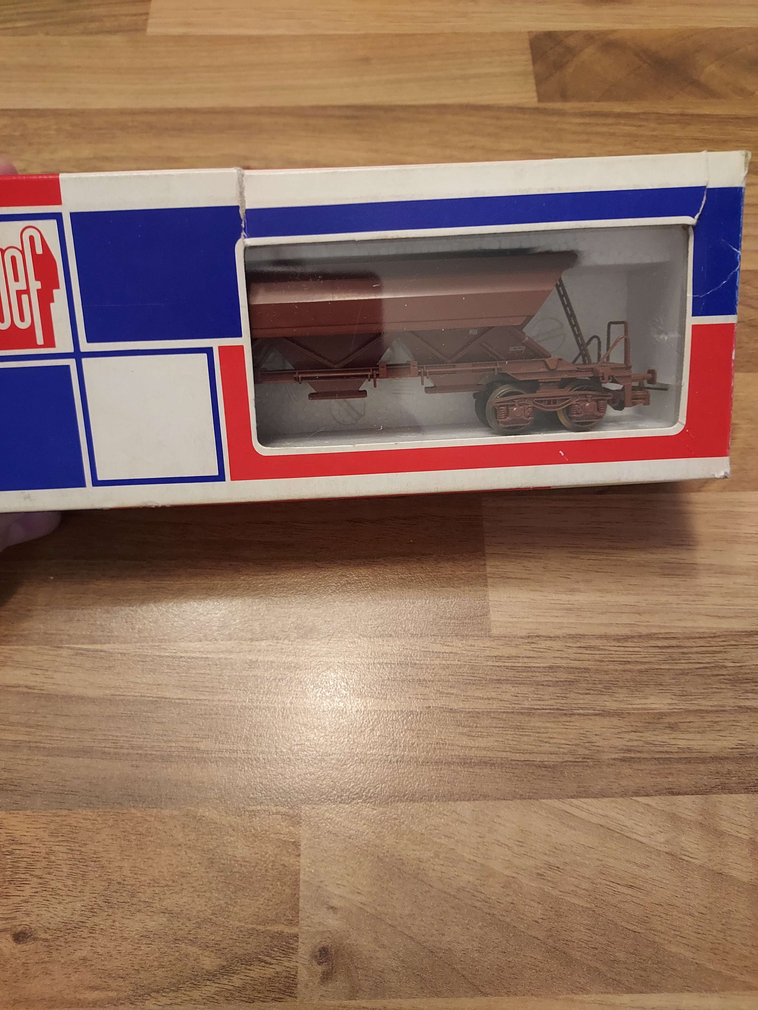 JOUEF HO  wagon tr&eacute;mie &agrave; ballast  ref 21
