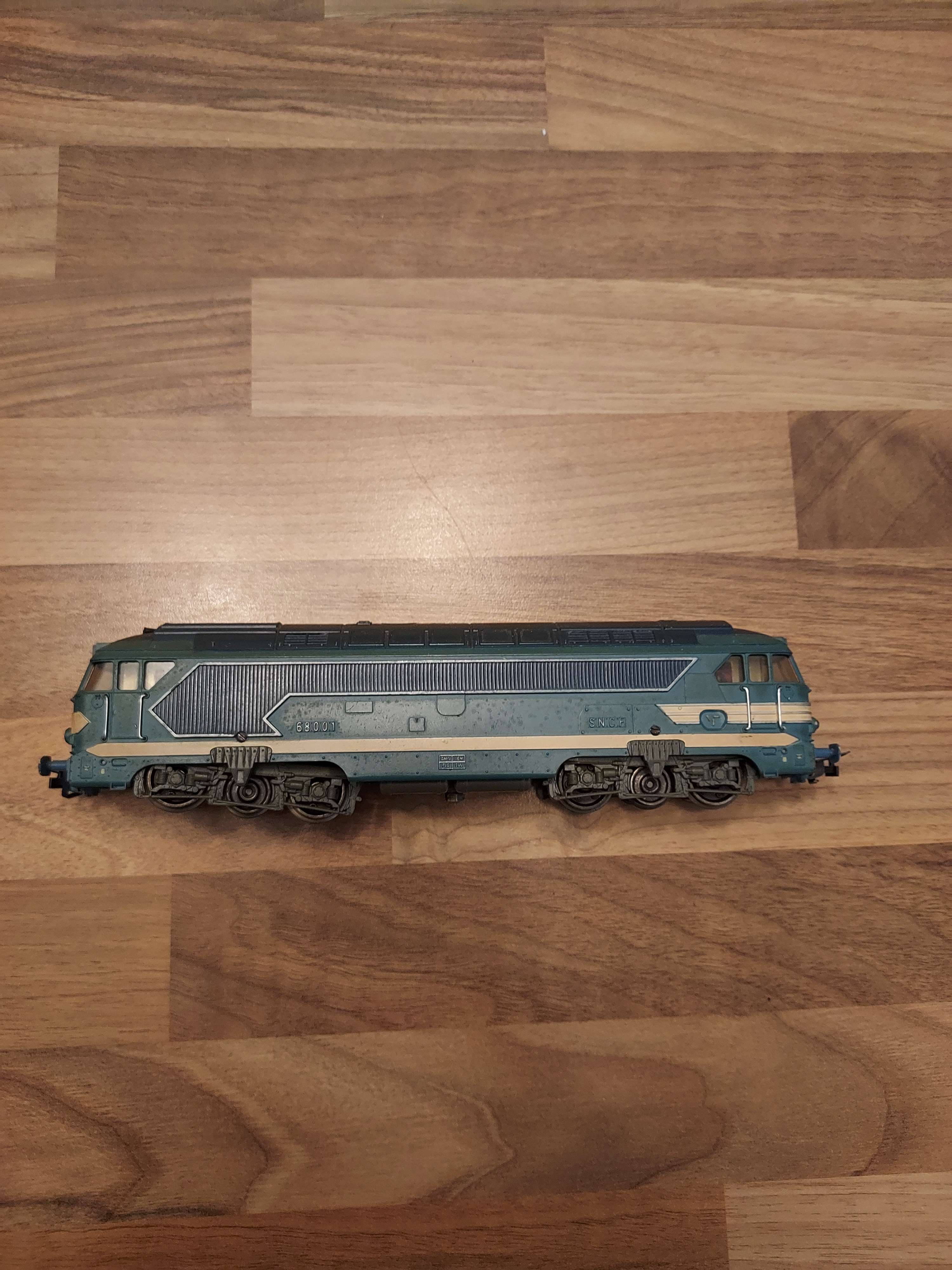 Locomotive Ho  fleischmann 68001 avec &eacute;clairage invers&eacute; ref 80