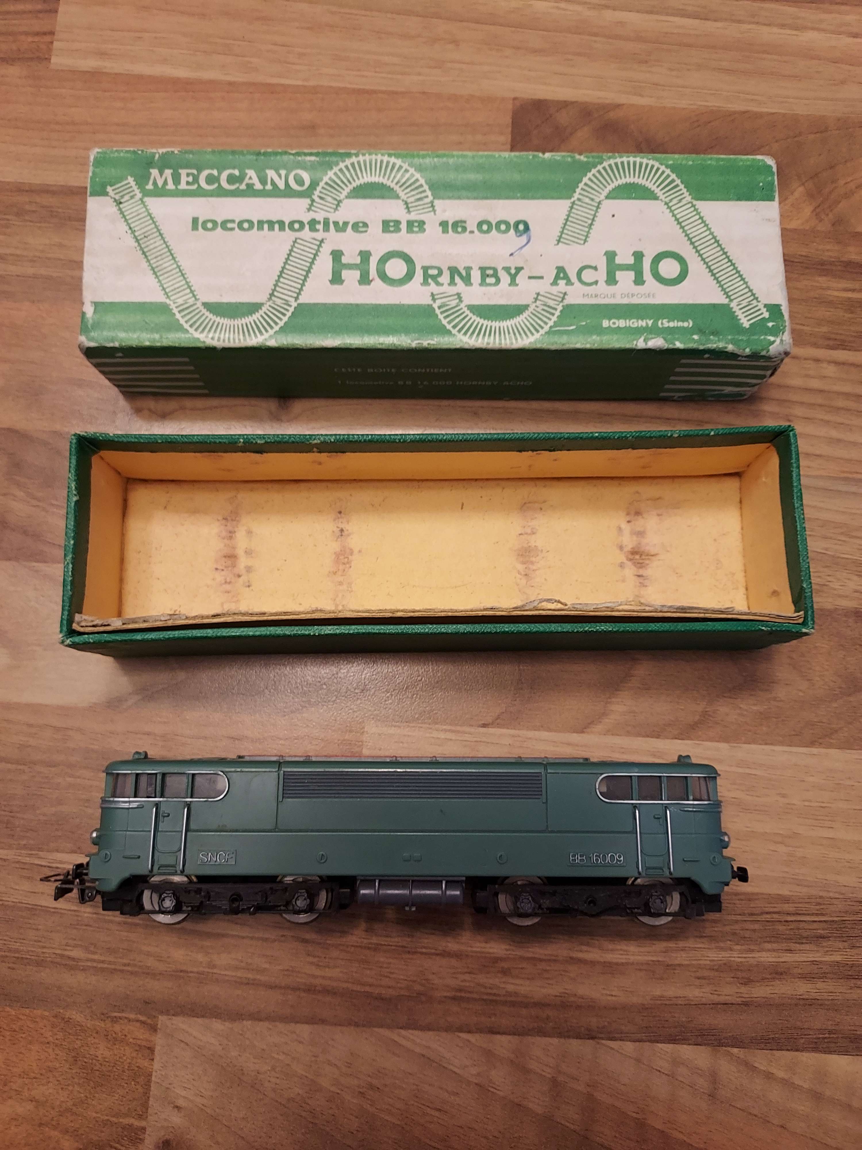 Locomotive BB 16.000 HO Hornby-ac HO ref 28 pas de moteur 