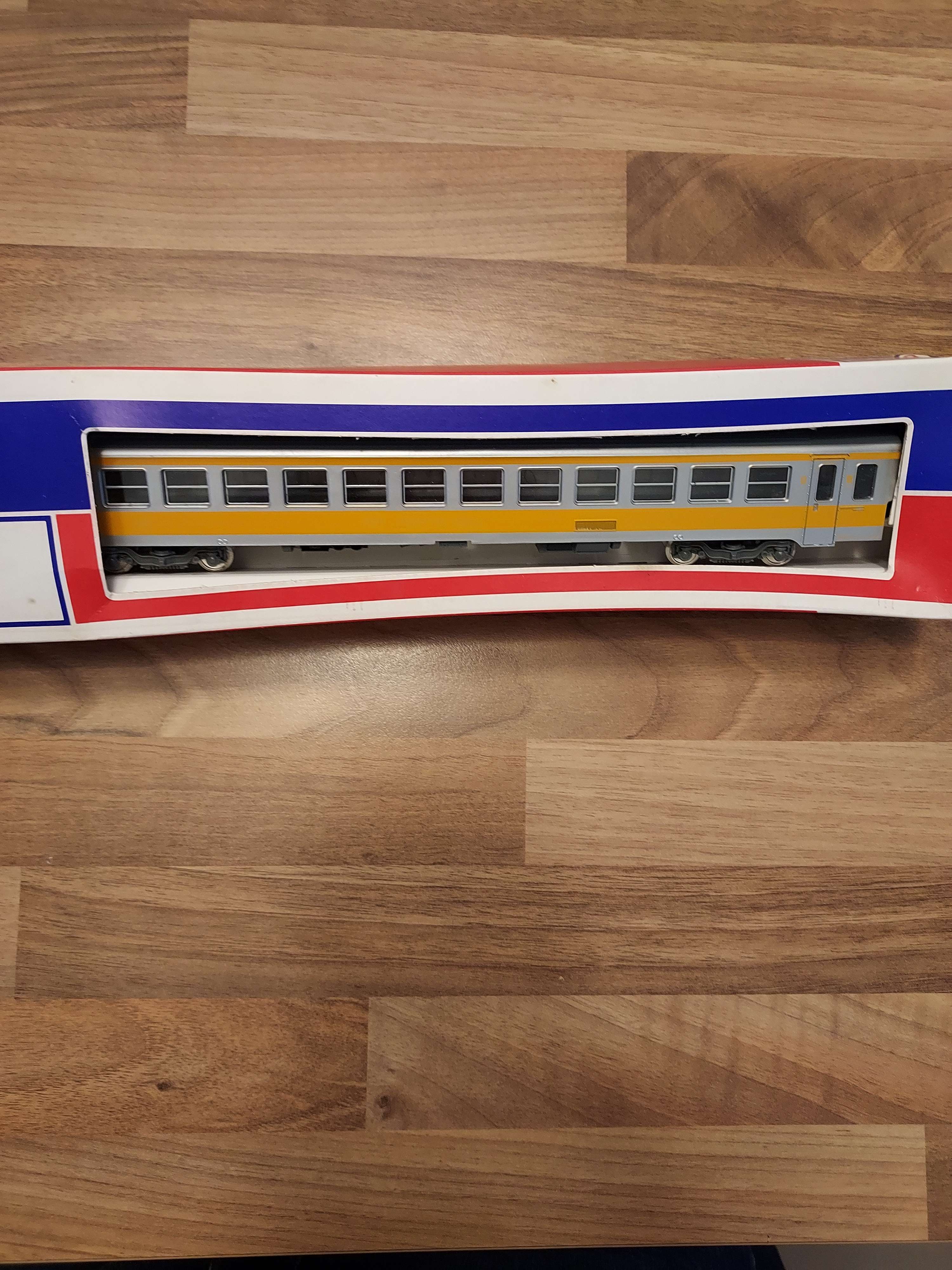 Jouef wagon voiture 1 cl  Turbotrain 5491  HO Ref 43