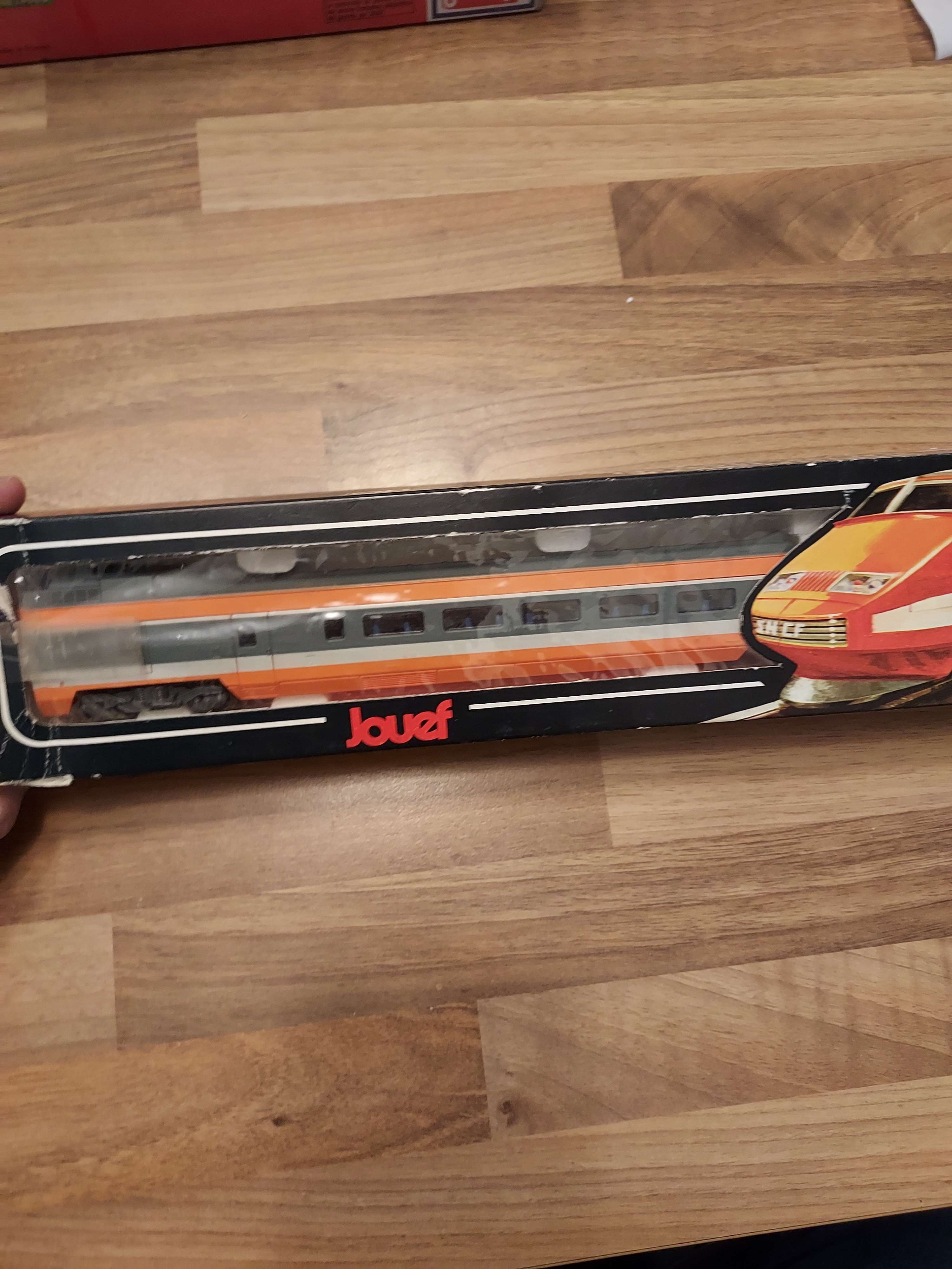 Jouef voiture tgv sud est HO avec boite 5472 ref 35