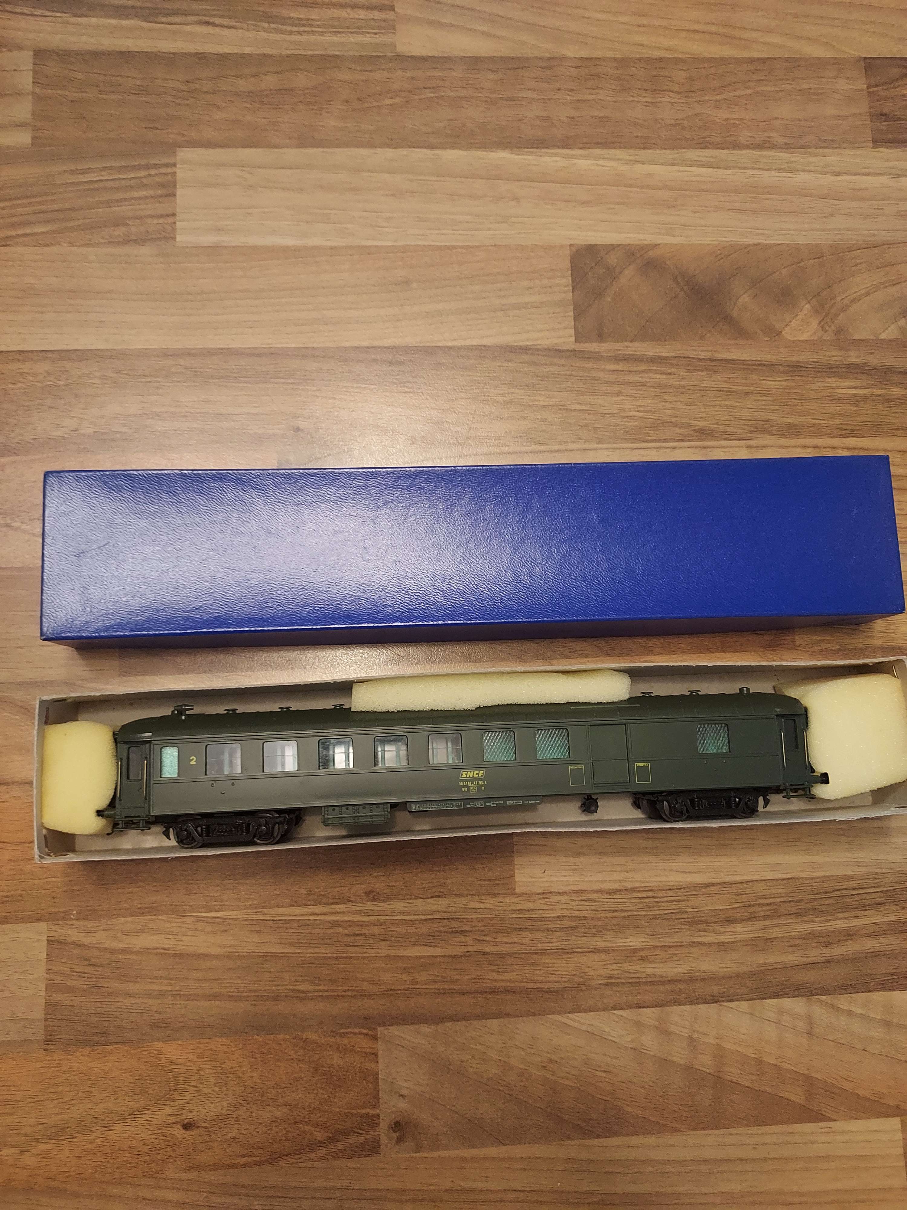 FRANCE TRAINS HO 244 VOITURE VOYAGEUR MIXTE 2e CLASSE, FOURGON OCEM SNCF AMENAG&Eacute;