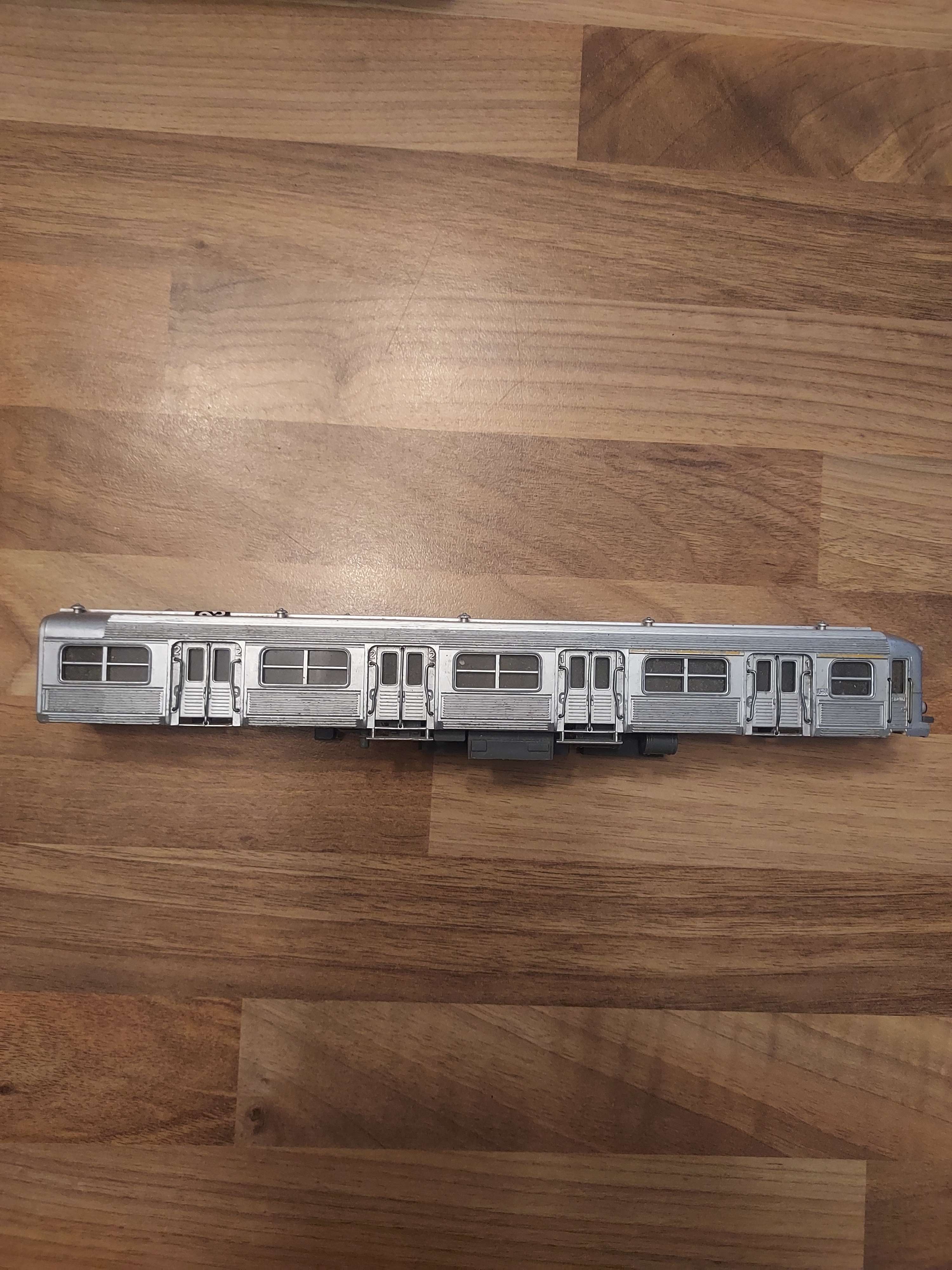 Jouef caisse carrosserie coque plus ch&acirc;ssis autorail budd HO ref 95