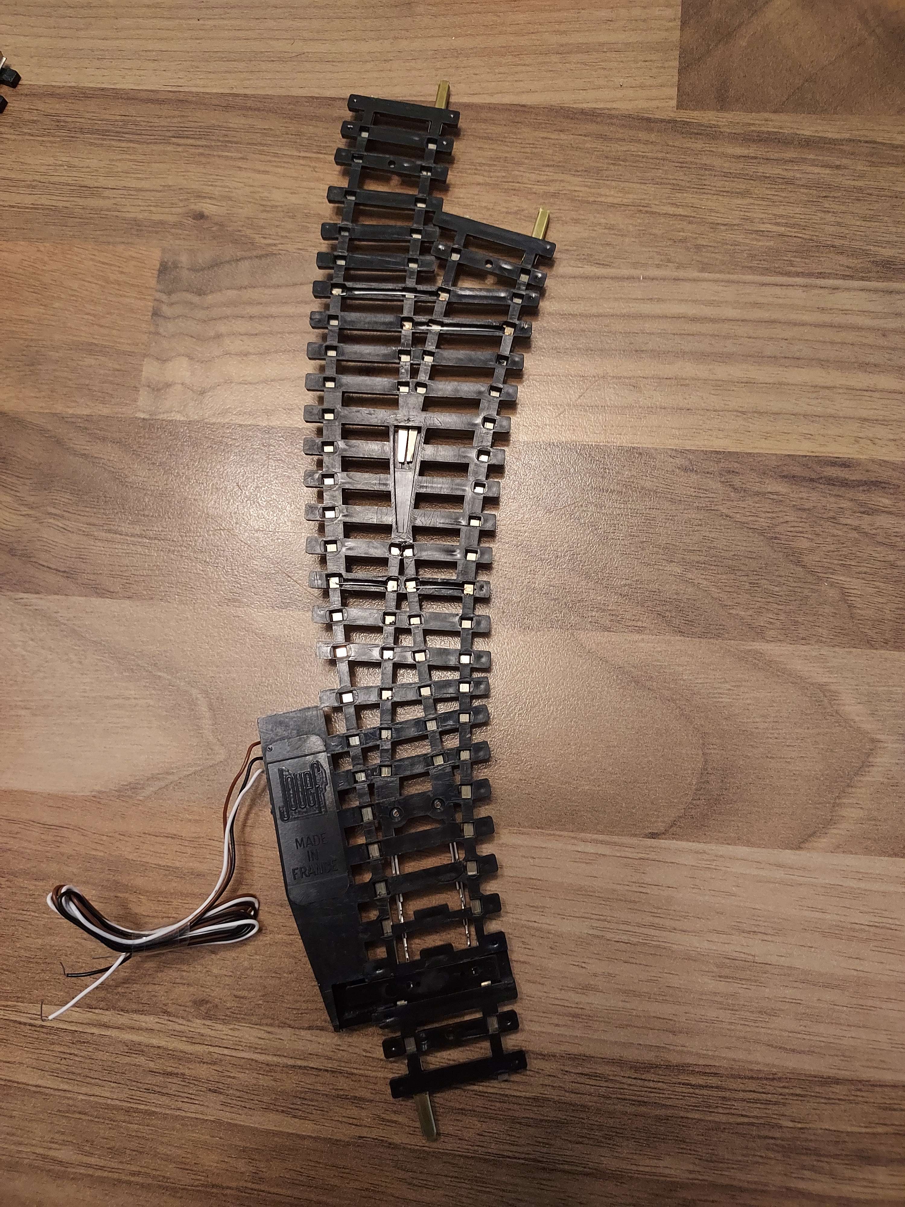 Jouef aiguillage courbe droit &eacute;lectrique rails maillechort R&eacute;f 84