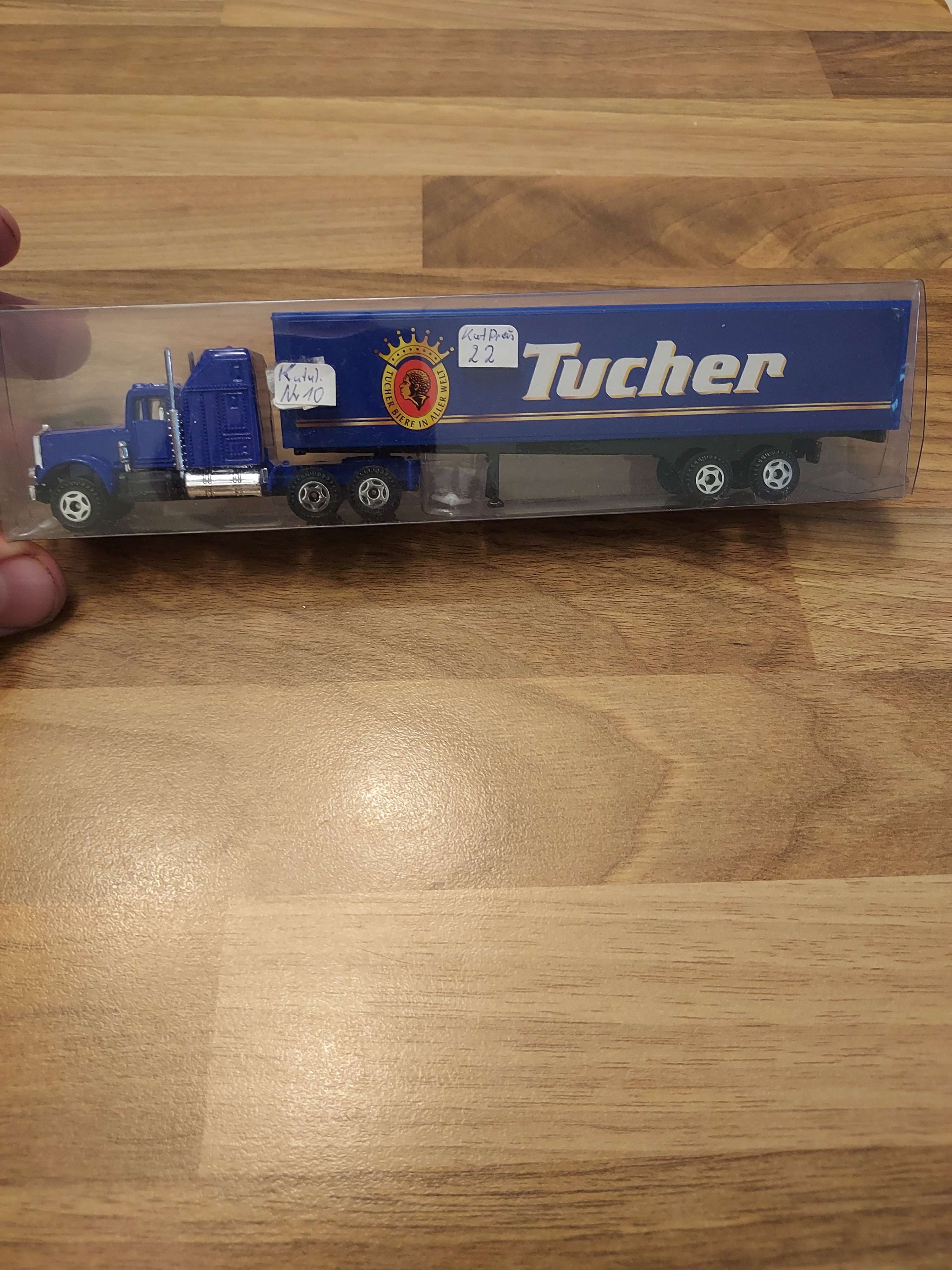 Camion avec remorque 1/87 