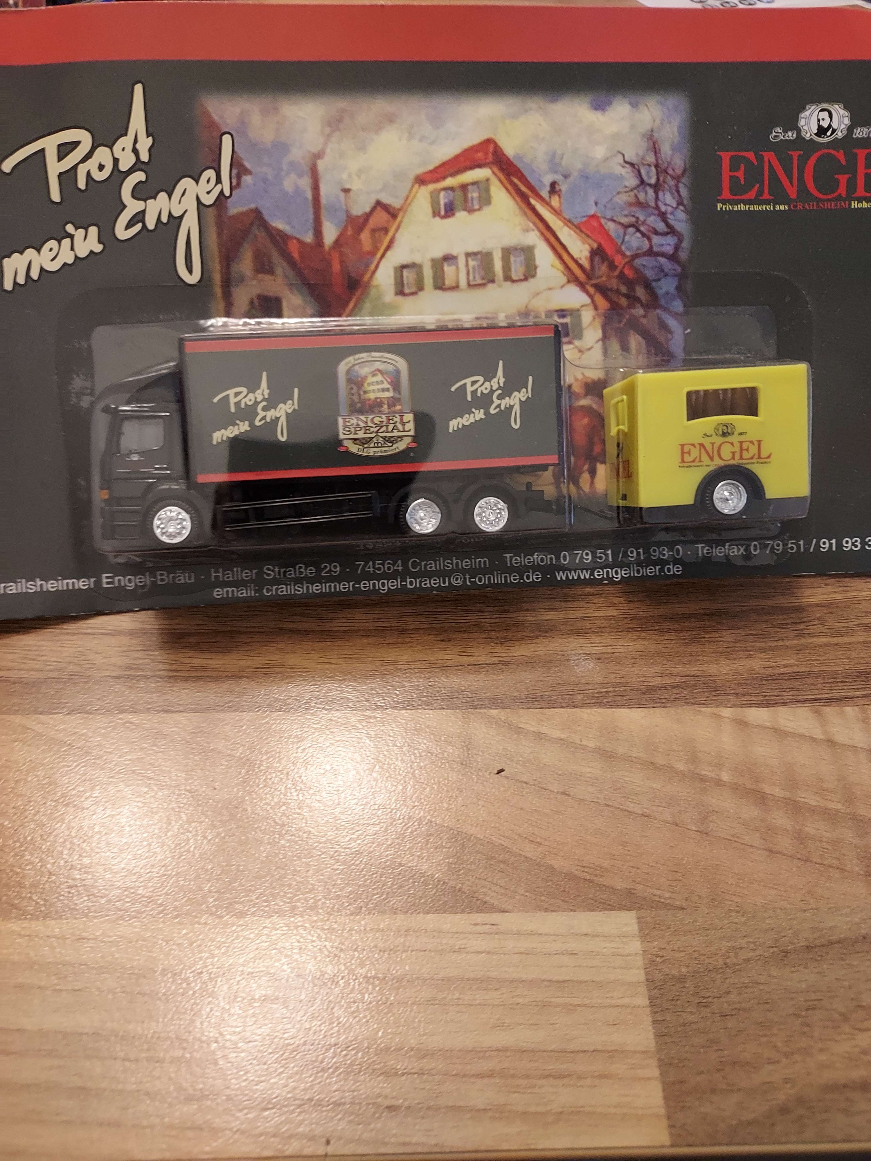Camion avec remorque 1/87 