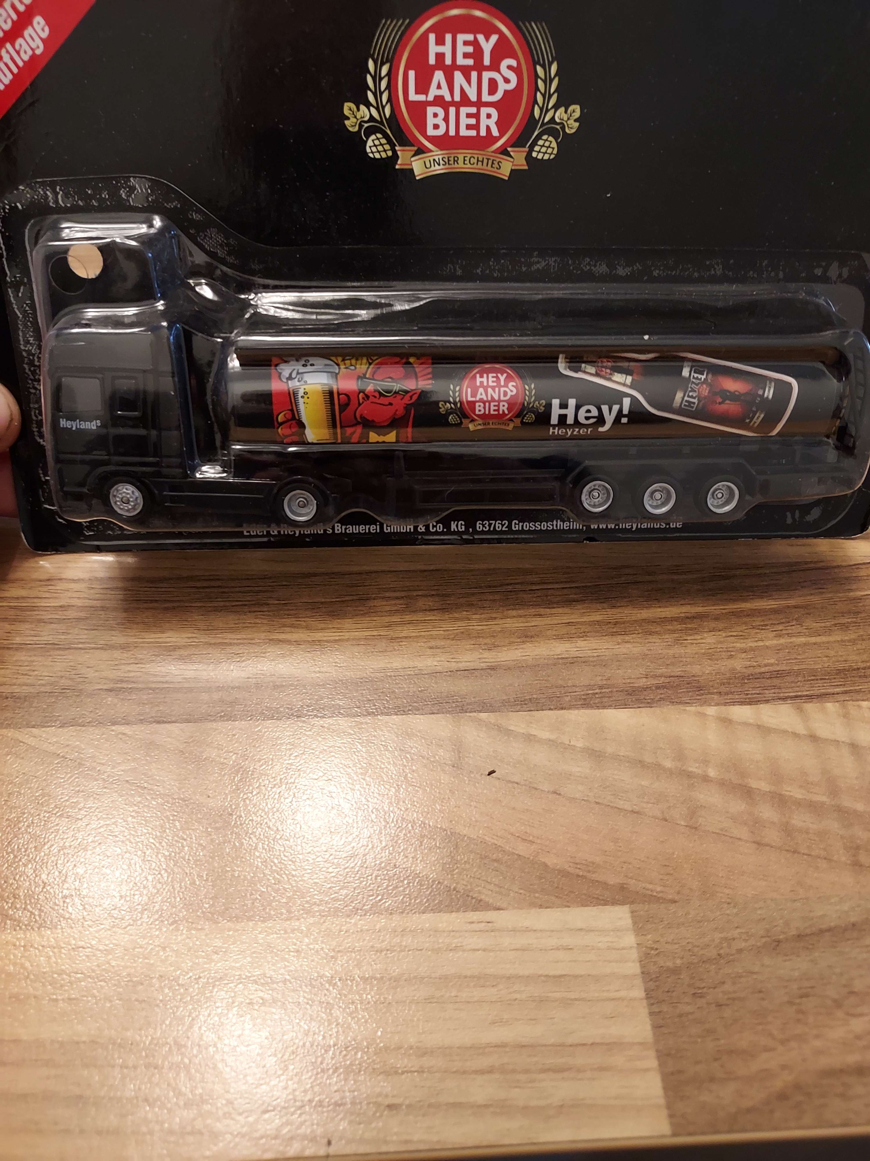Camion avec remorque 1/87 