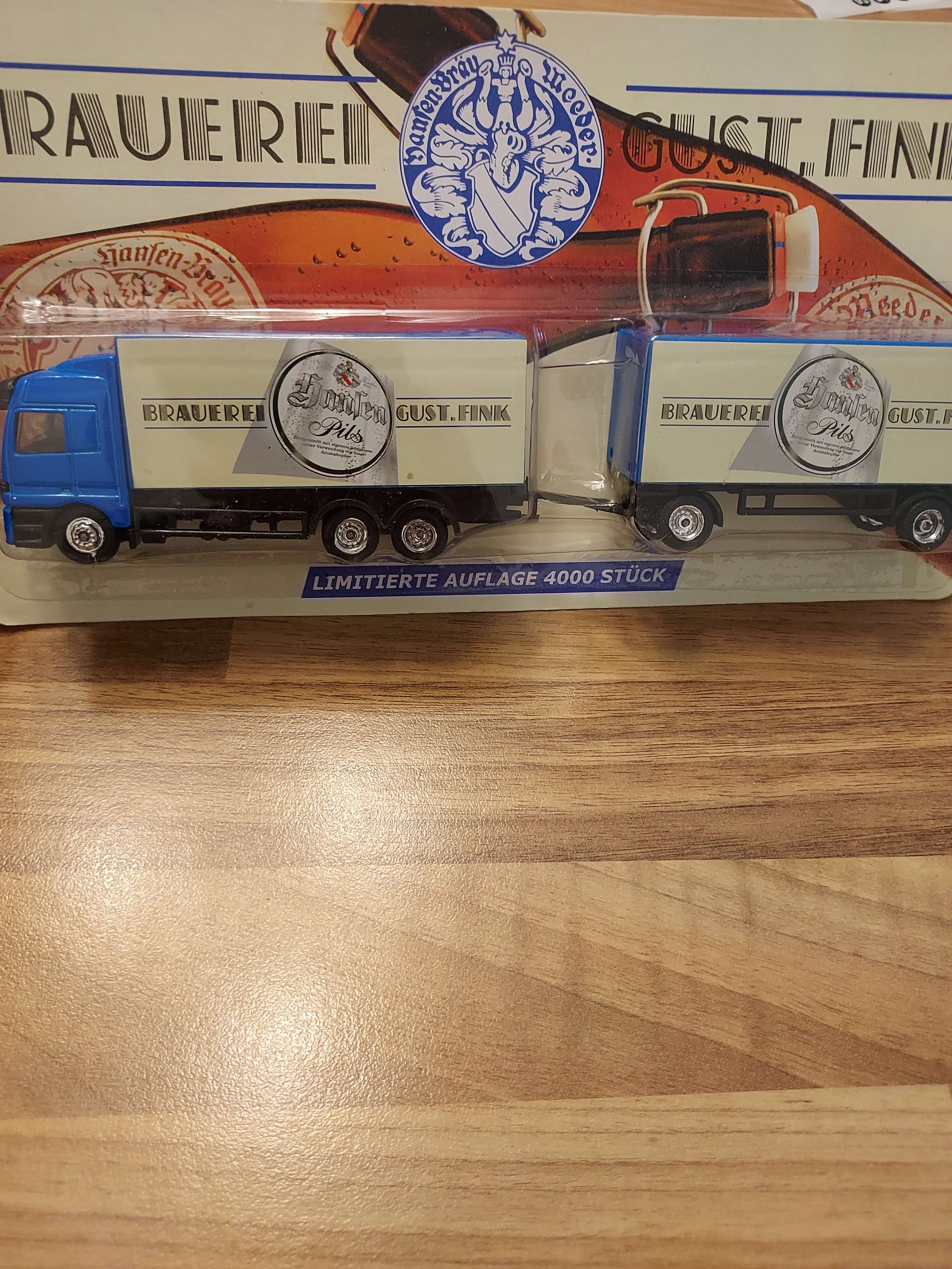 Camion avec remorque 1/87 