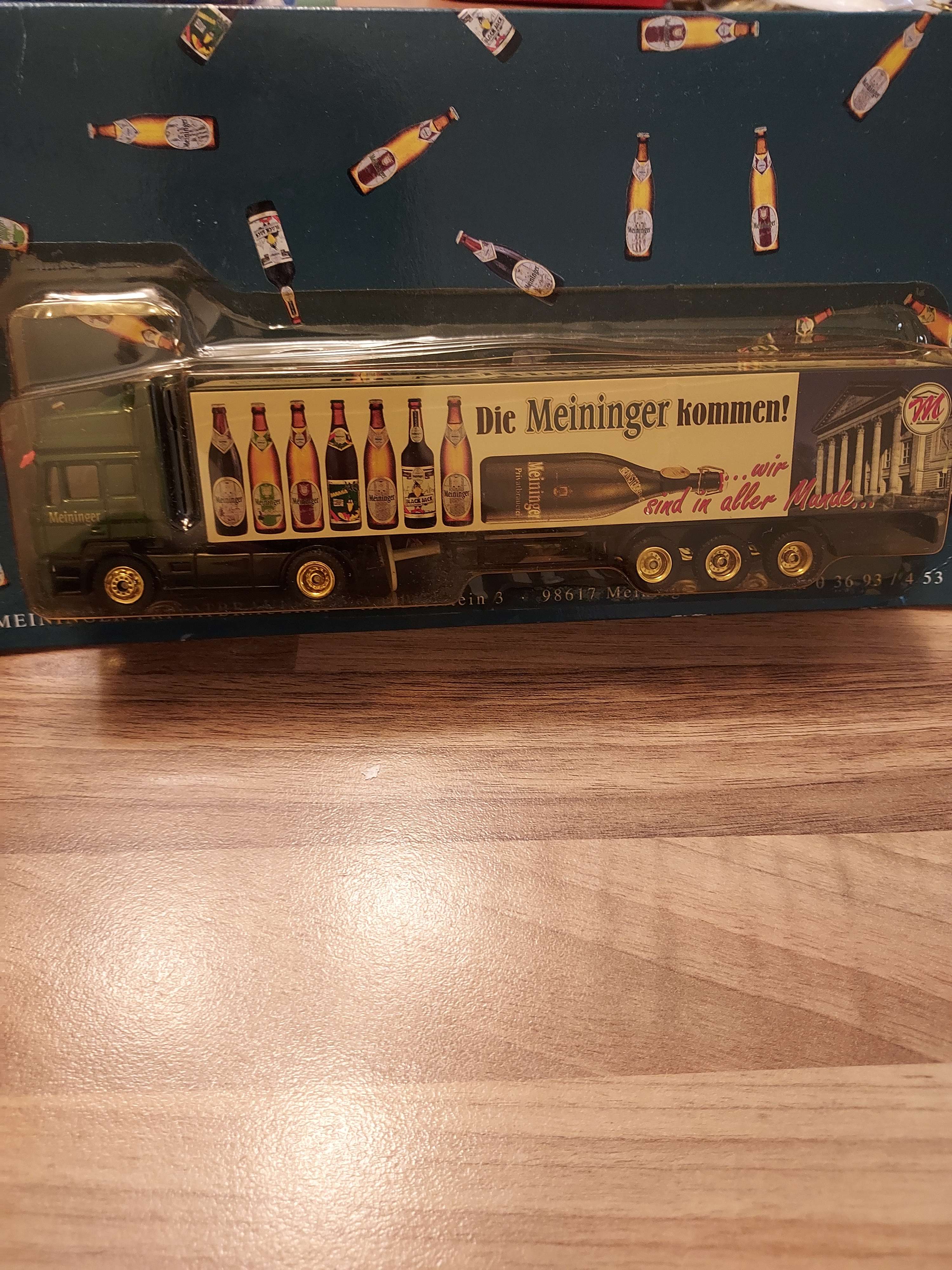 Camion avec remorque 1/87 