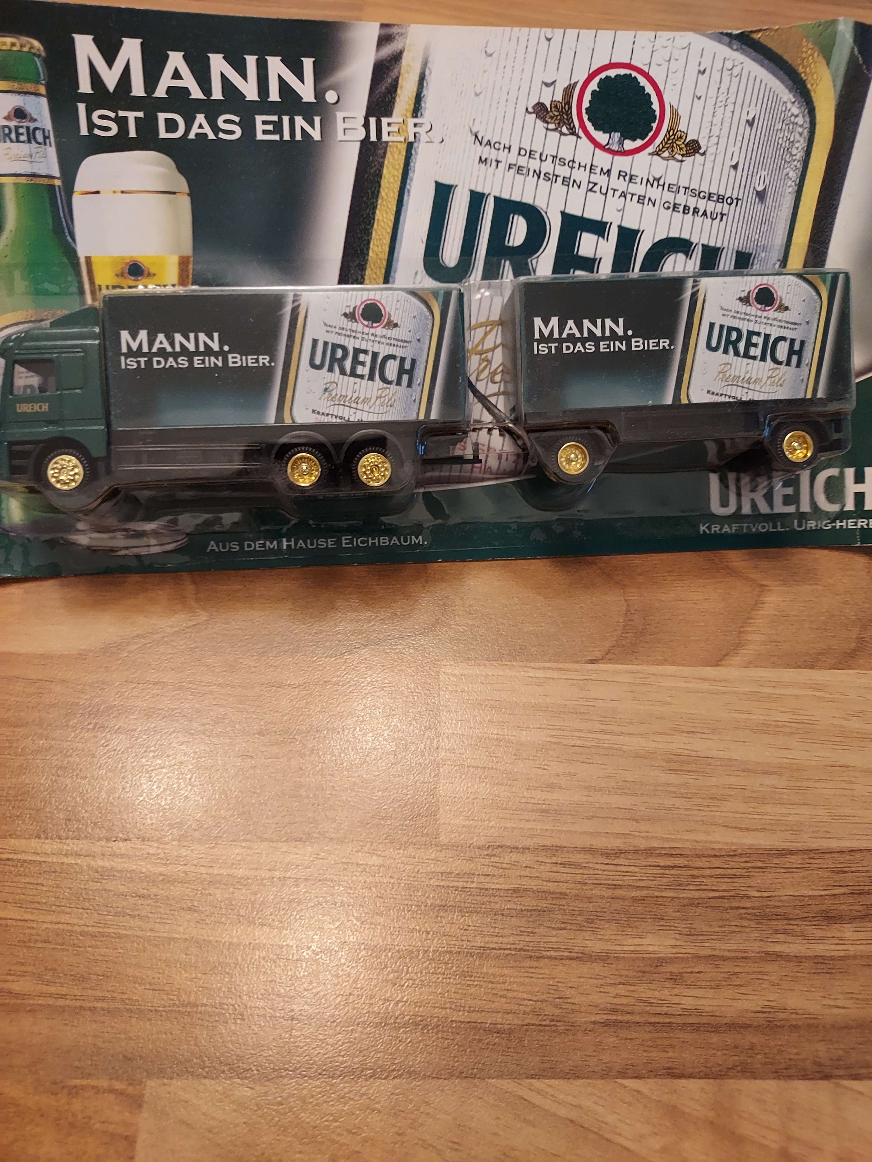 Camion avec remorque 1/87 