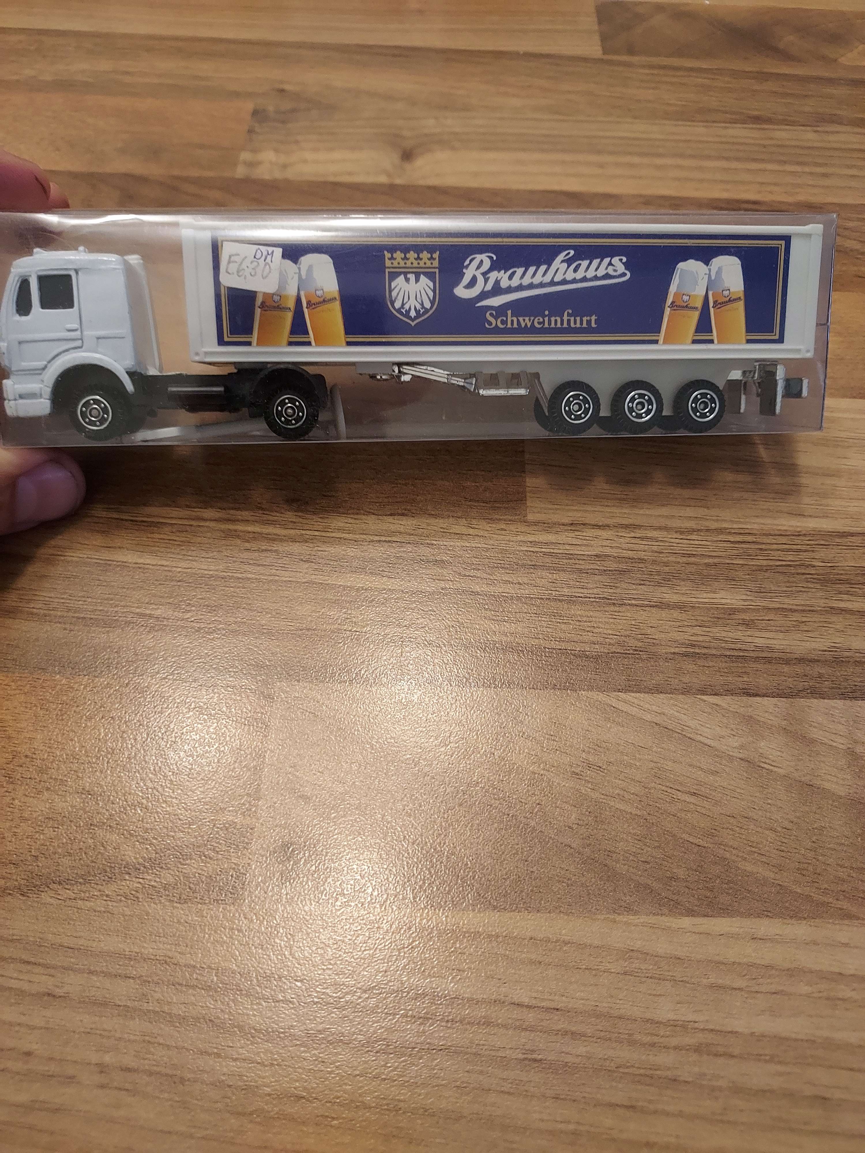 Camion avec remorque 1/87 