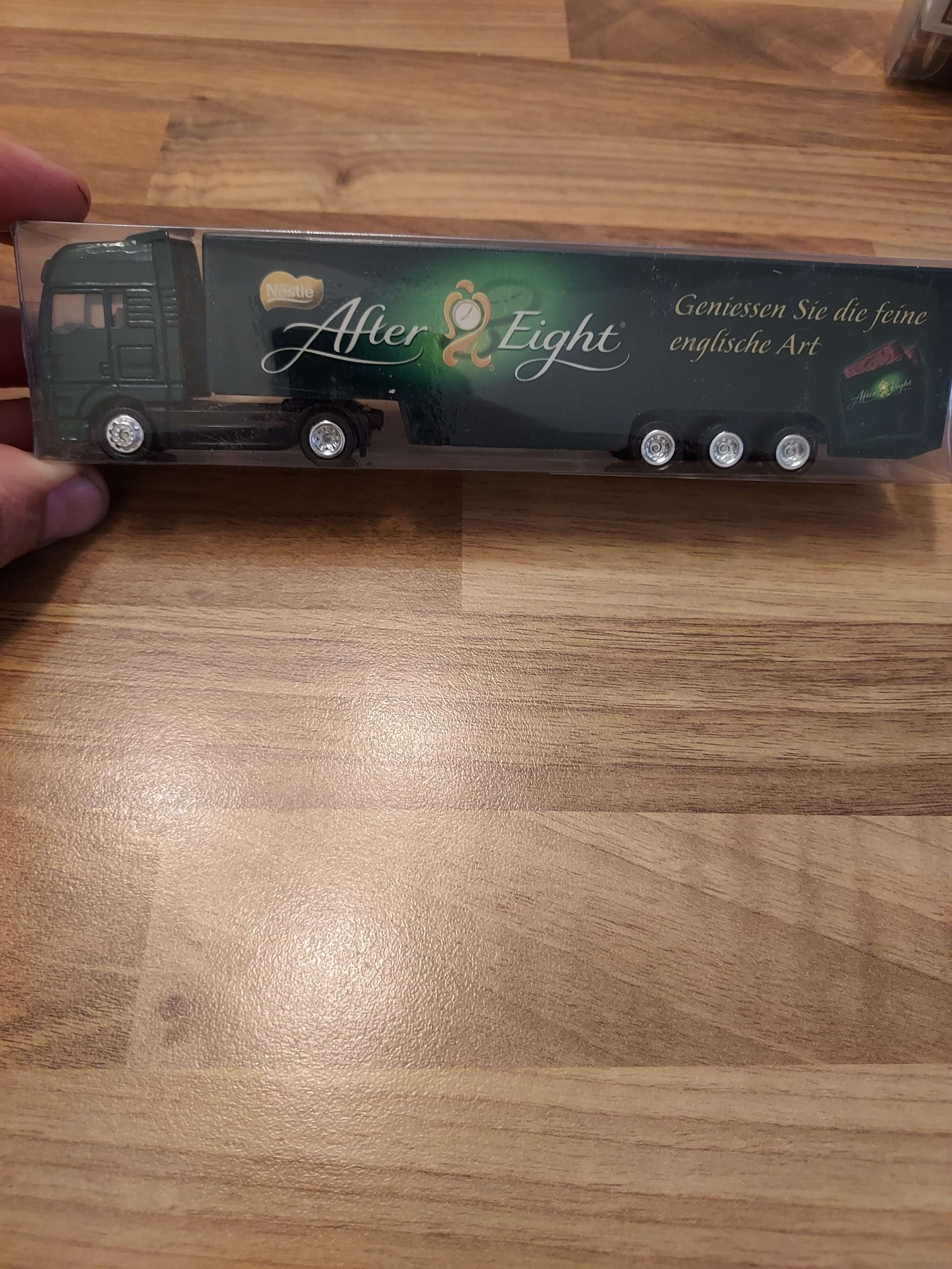 Camion avec remorque 1/87 