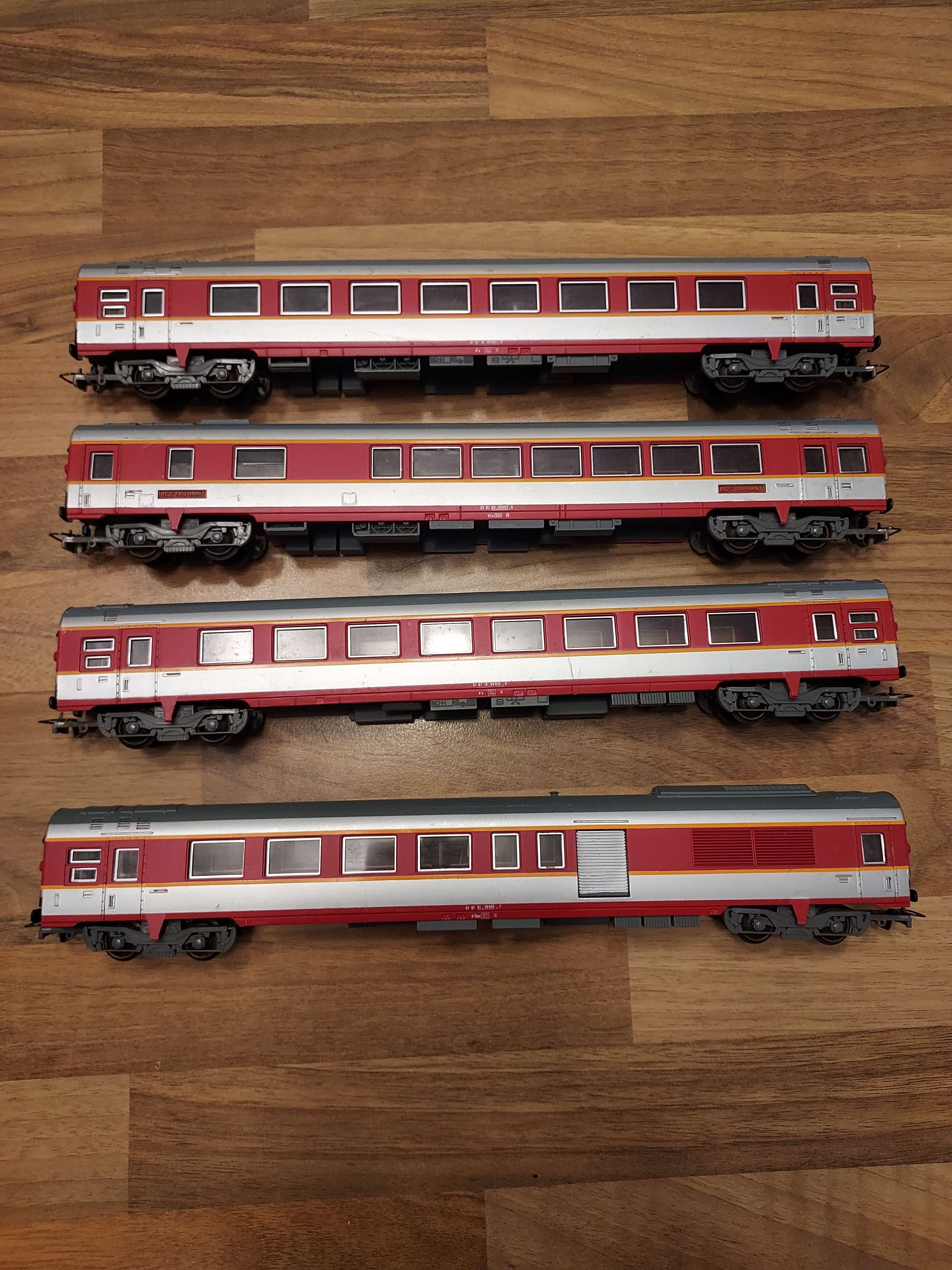 Jouef lot de 4 wagon grand confort Ho ref 64 et 65 et 66 et 67