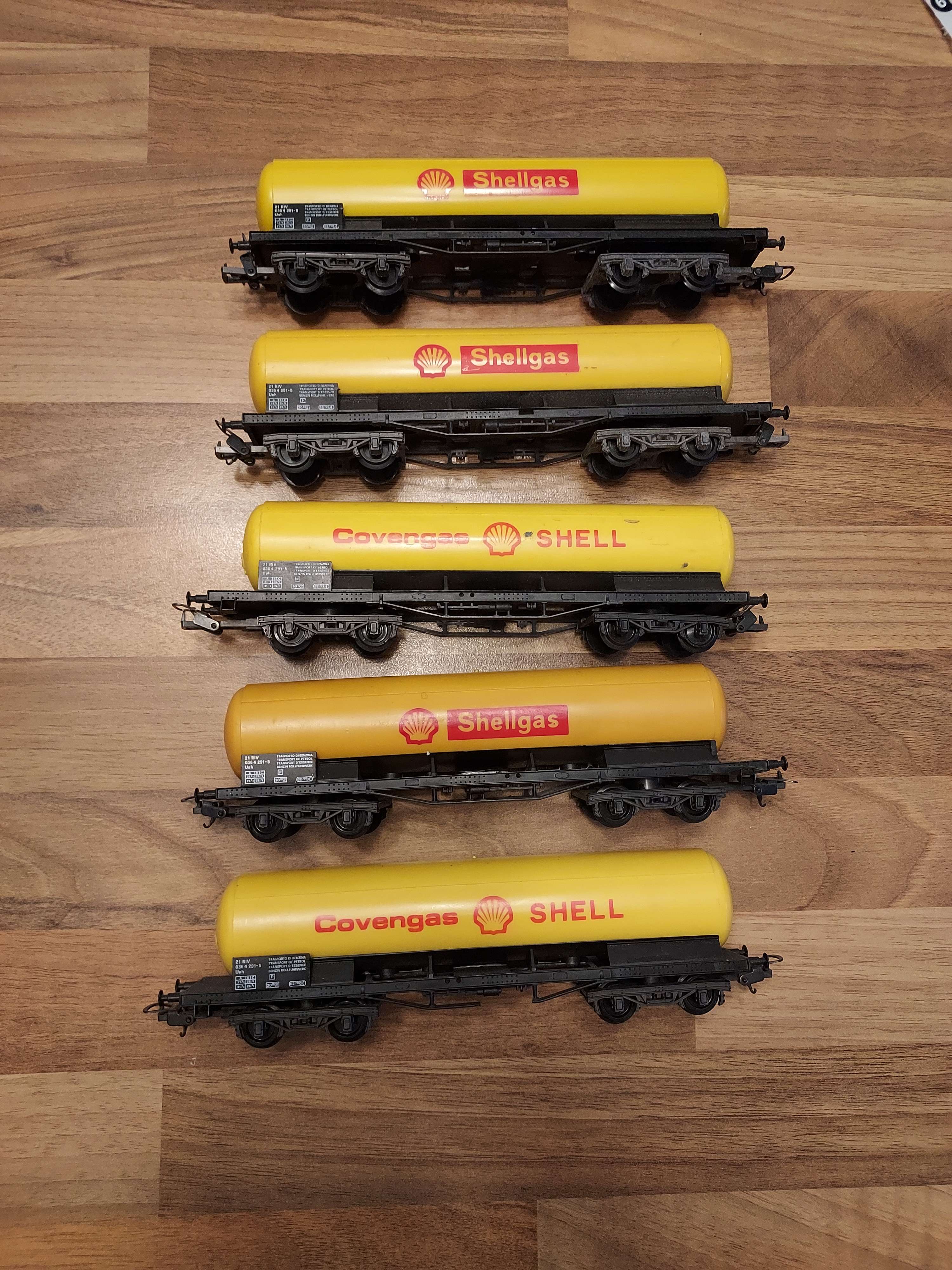 Lima lot de 5 wagon citerne &agrave; bogies HO ref 53 et 54 et 55 et 56 et 57