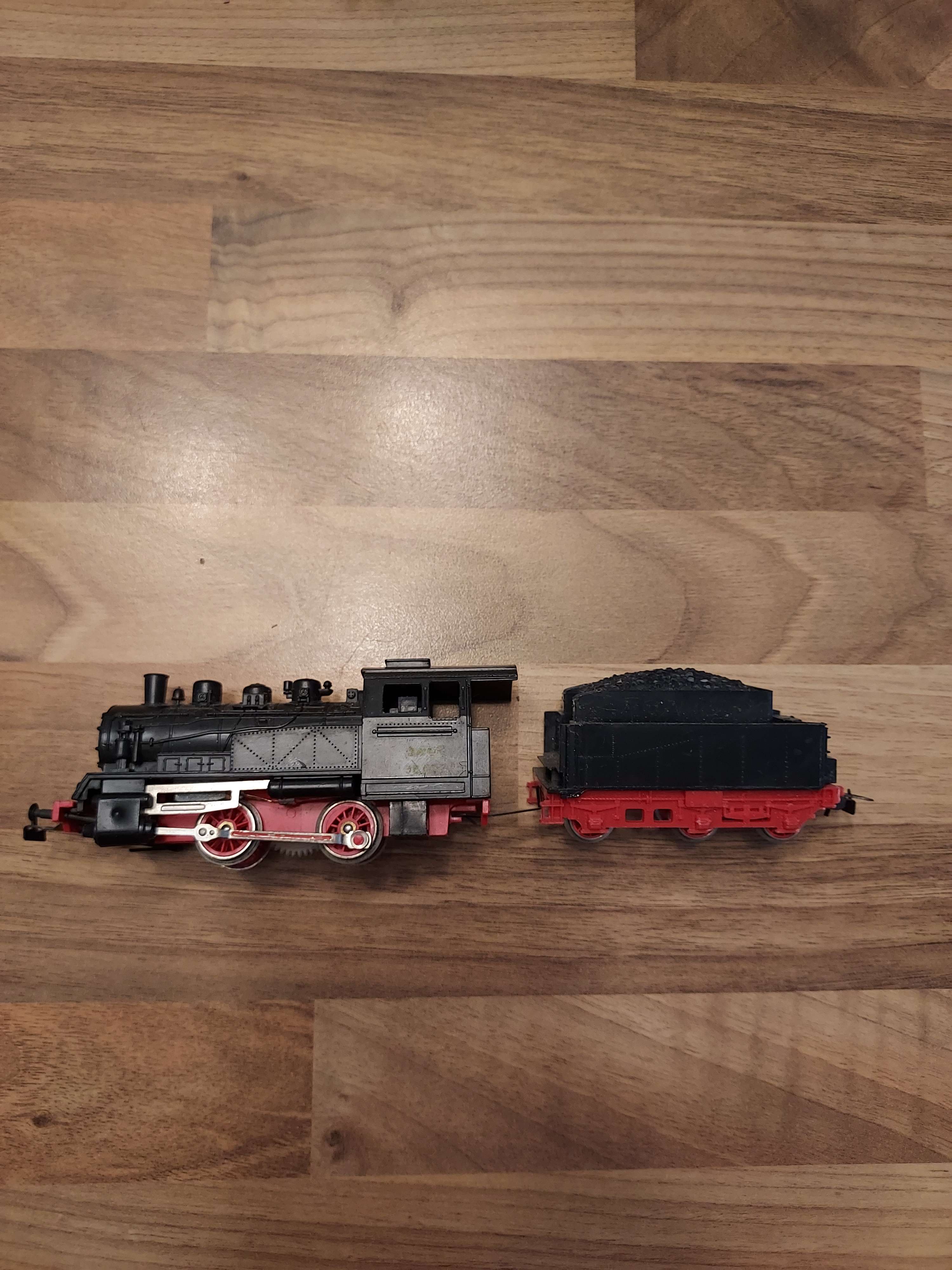 Piko locomotive vapeur 98002 avec tender HO ref 71 et 72