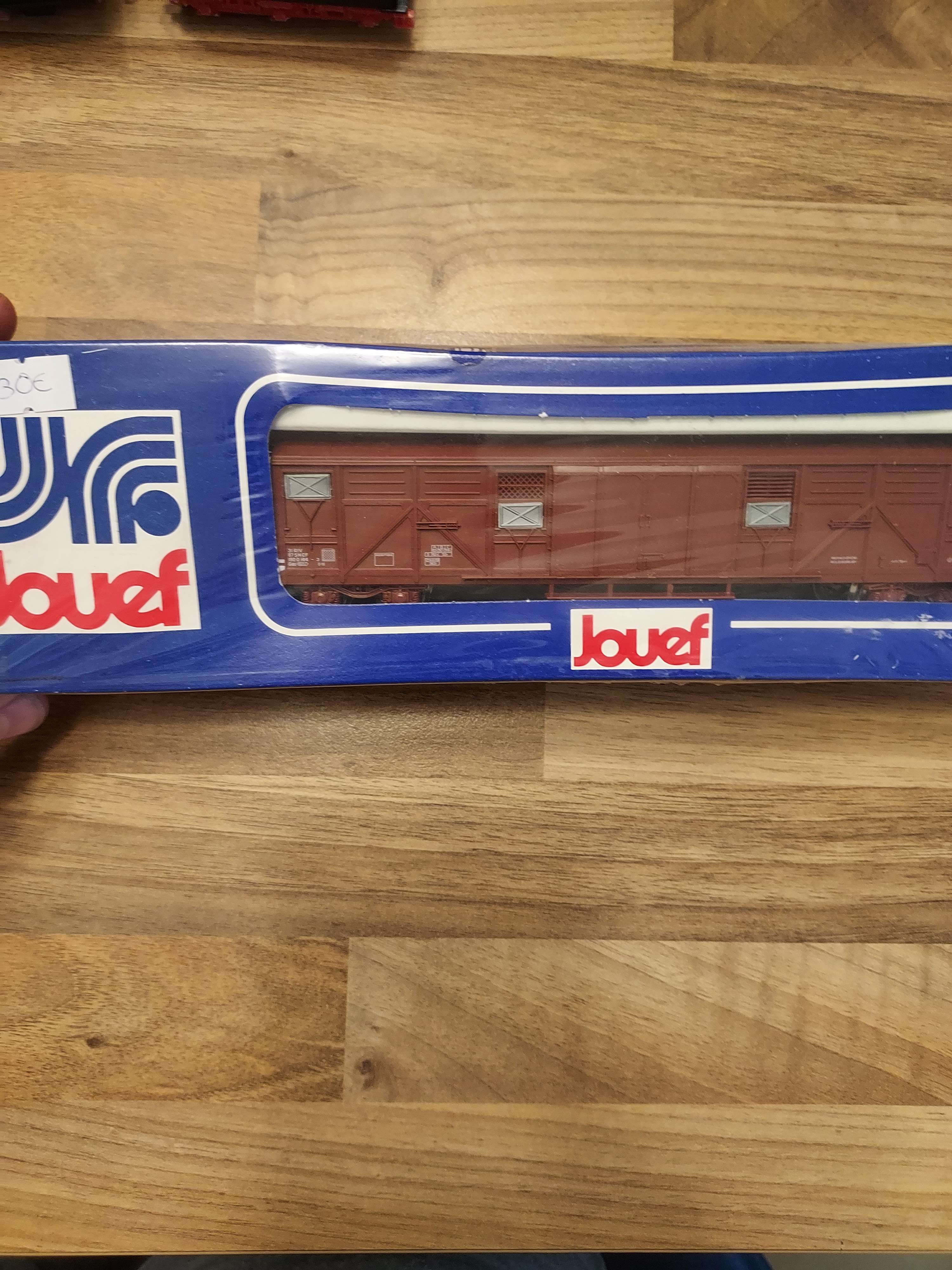  wagon marchandises couvert &agrave; bogie  jouef  r&eacute;f 6531 HO sous blister 