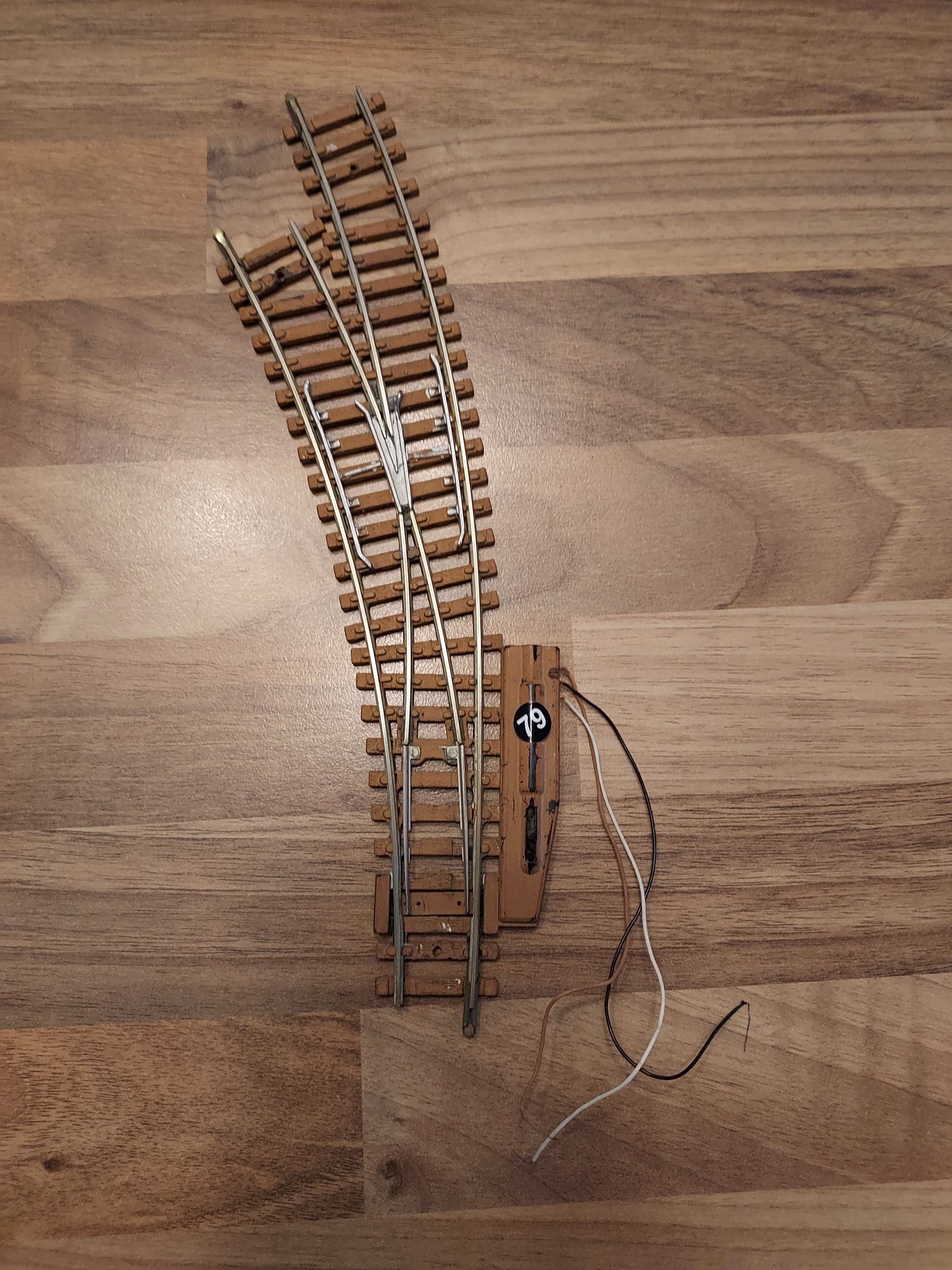 Jouef aiguillage gauche &eacute;lectrique courbe rails maillechort HO ref 79