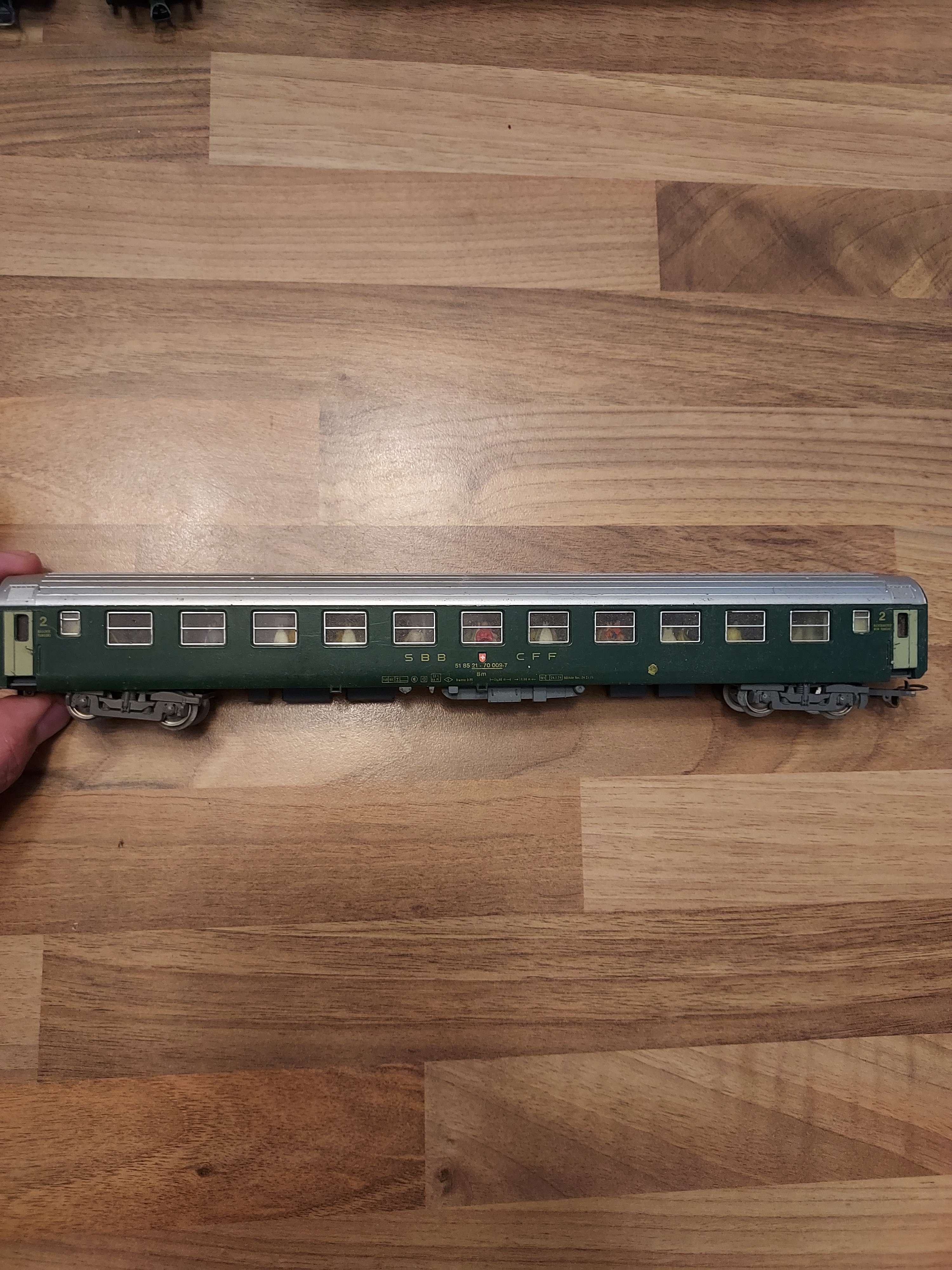 Jouef Wagon Voiture SBB CFF 51 85 21-70 009-7 2e cl avec &eacute;clairage et personnages ref 29