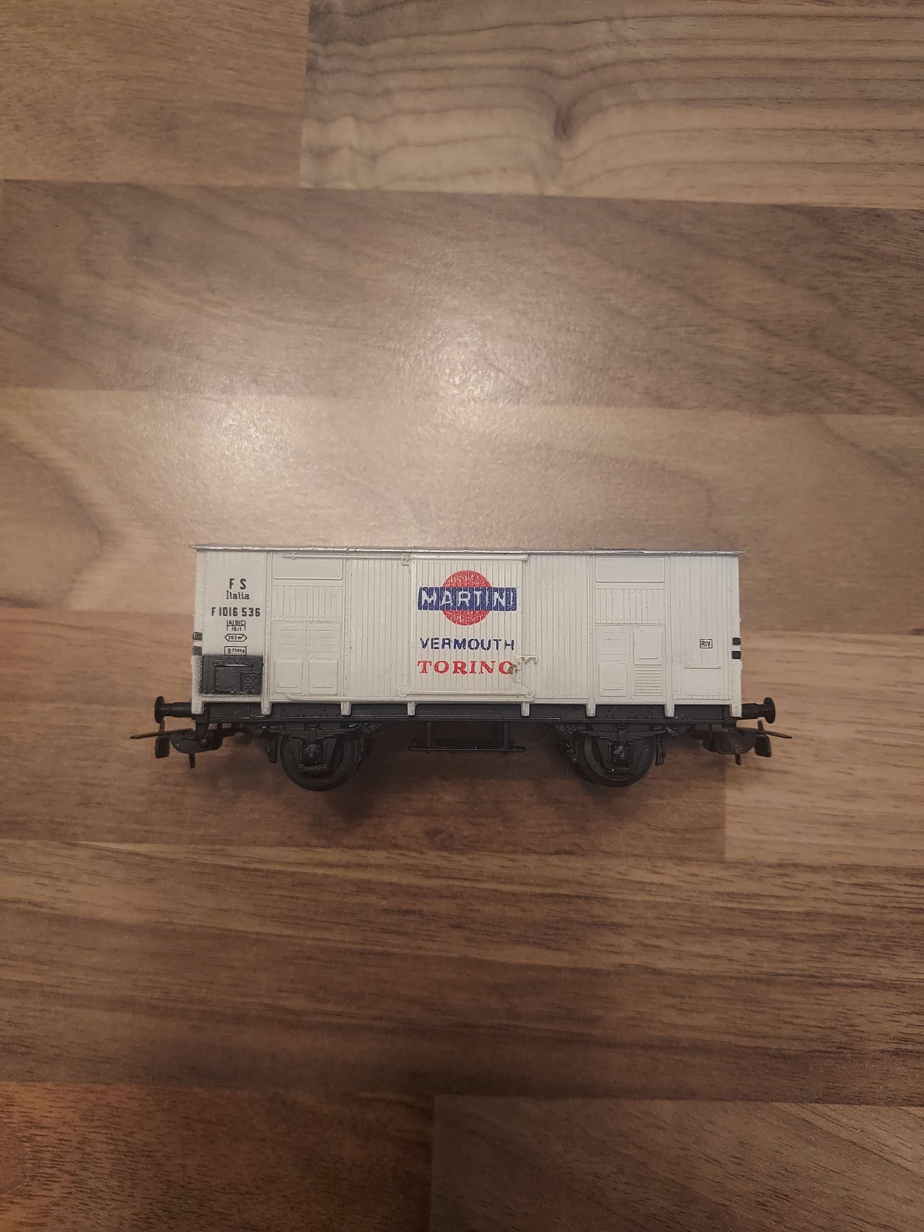 Piko wagon Martini HO ref 48