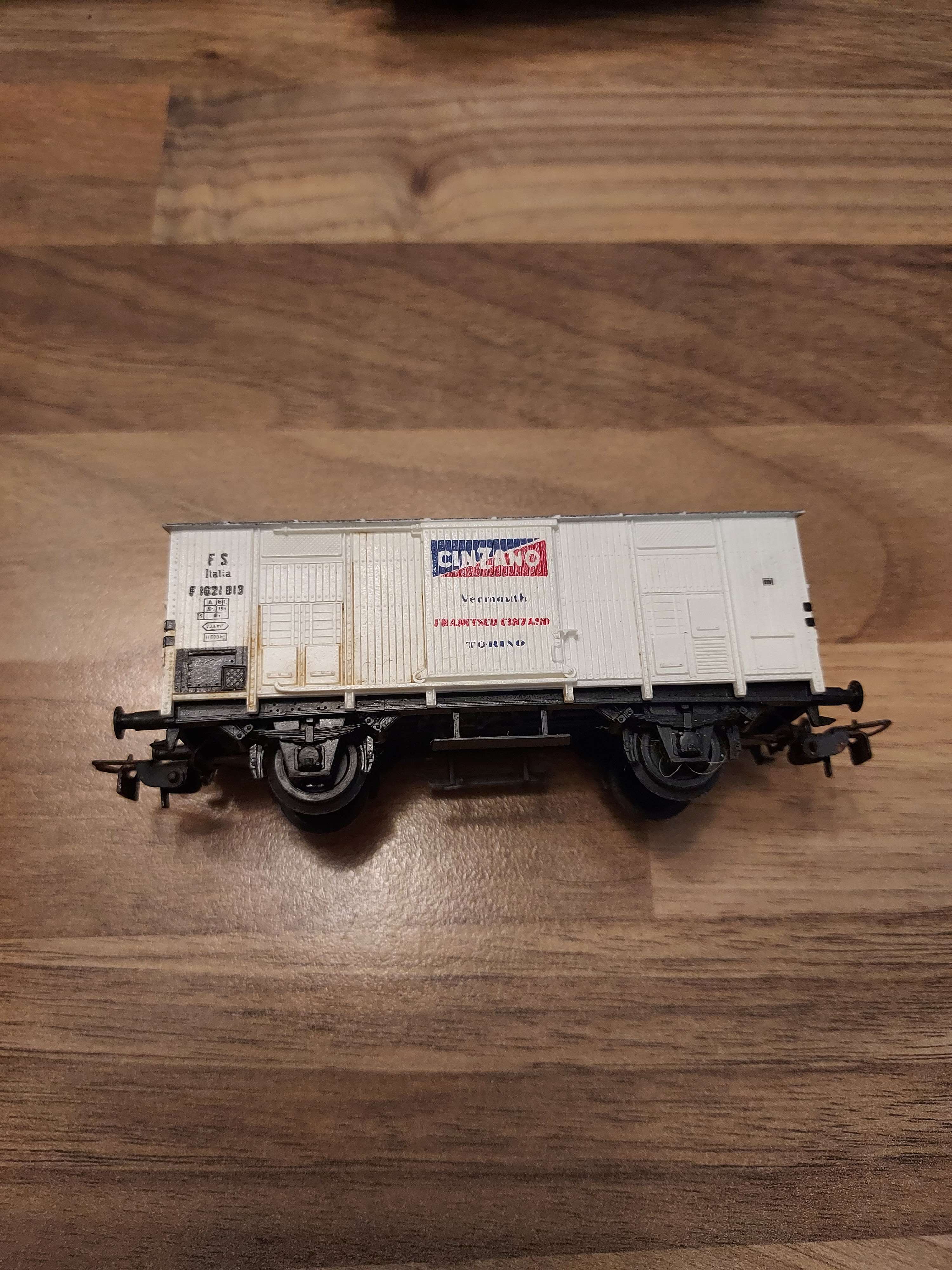Piko wagon cinzano  HO ref 88