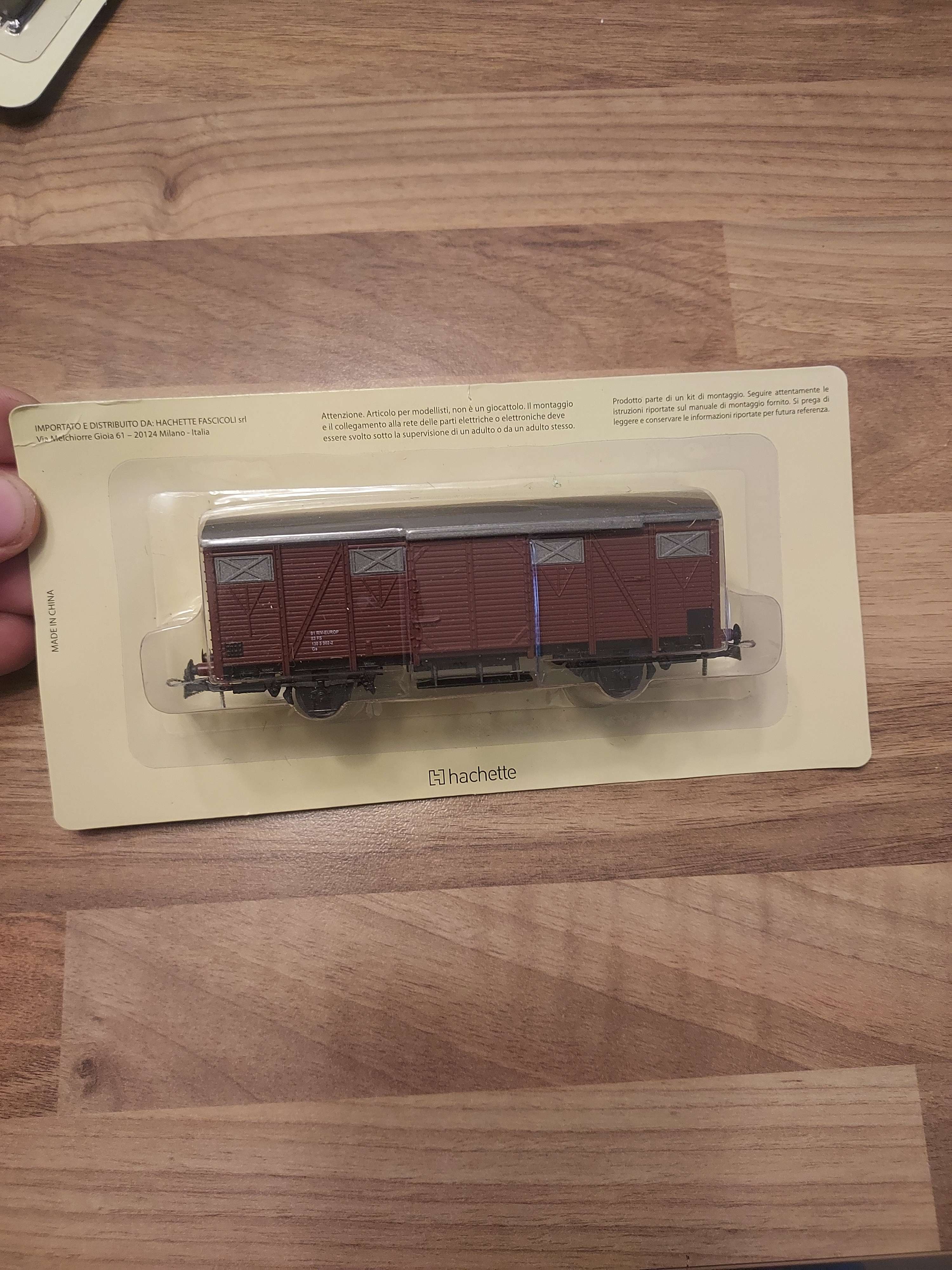 Wagon couvert HO Hachette neuf 