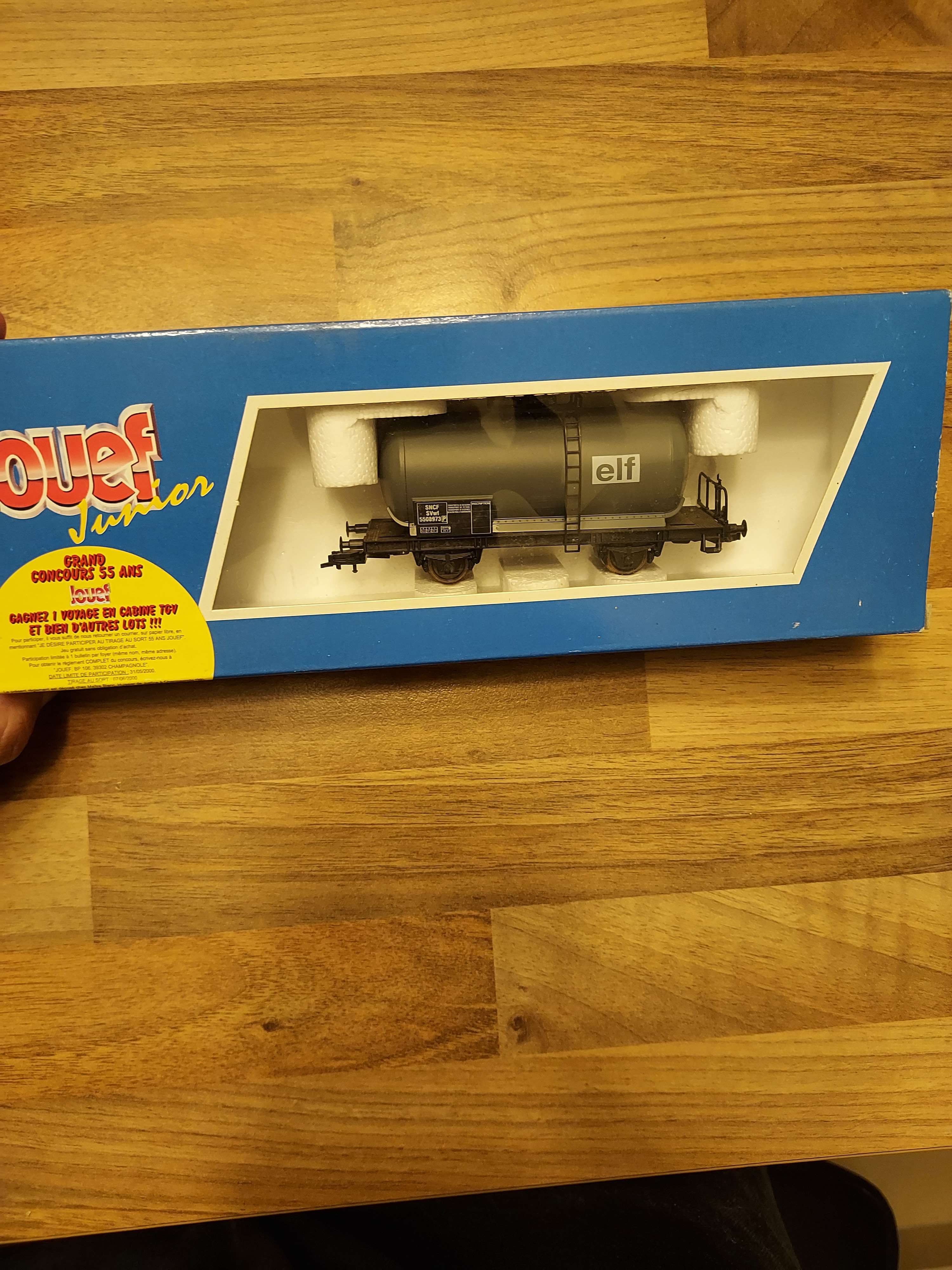 Jouef wagon citerne elf avec boite tbe HO 