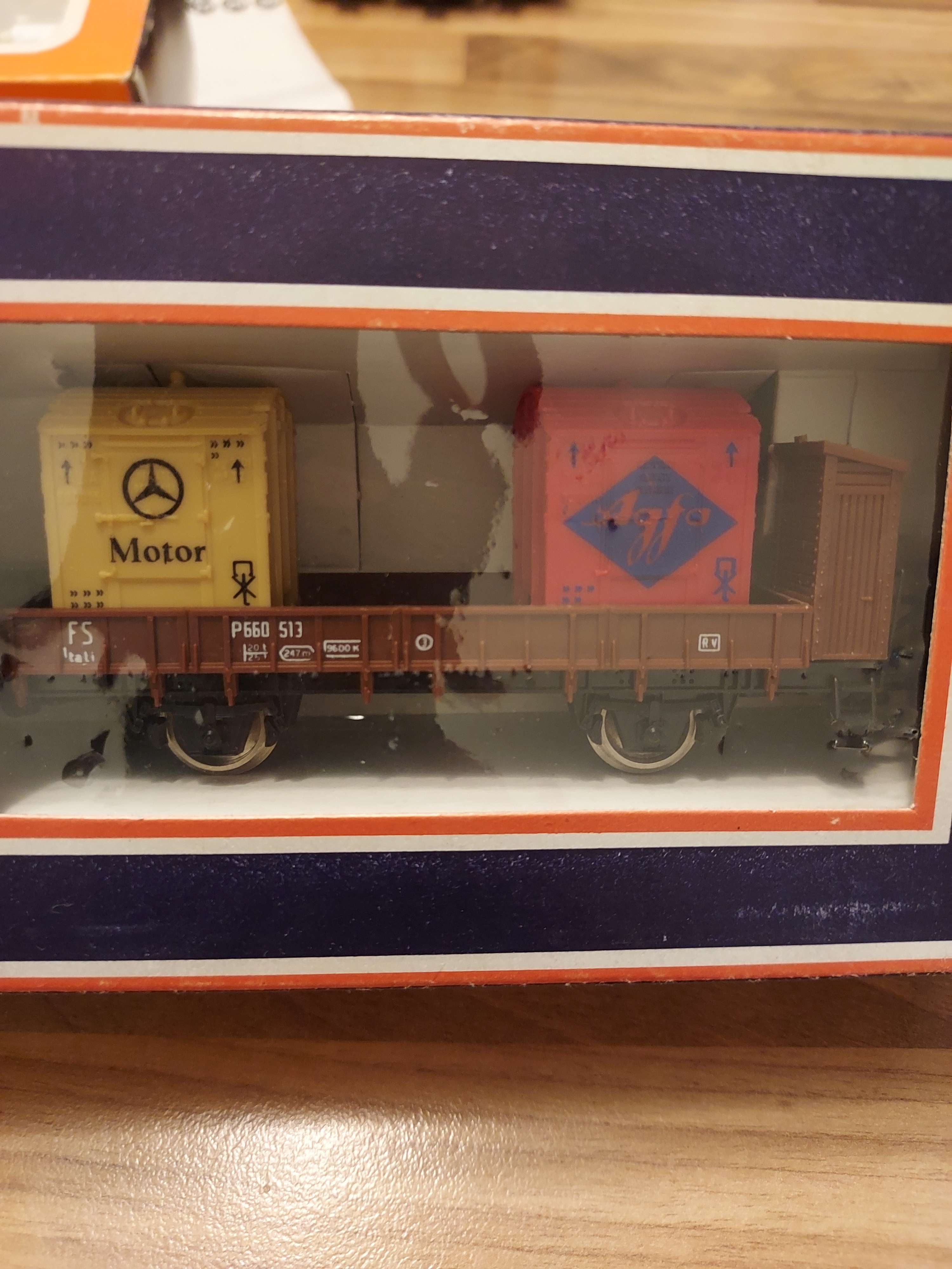 Lima HO 1/87 wagon plat a gu&eacute;rite + conteneur ref 30