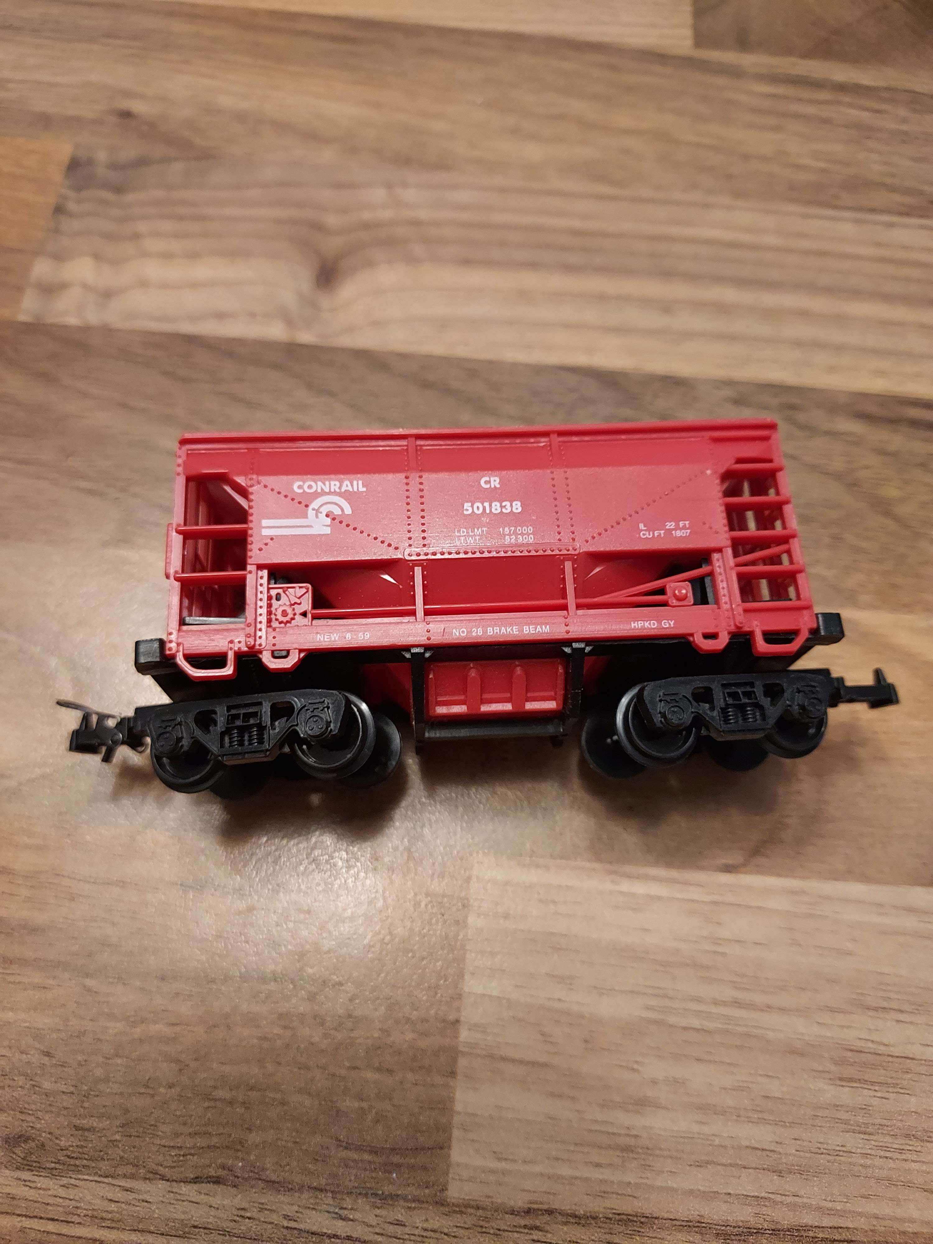 Wagon tr&eacute;mie HO ref 15 rouge 