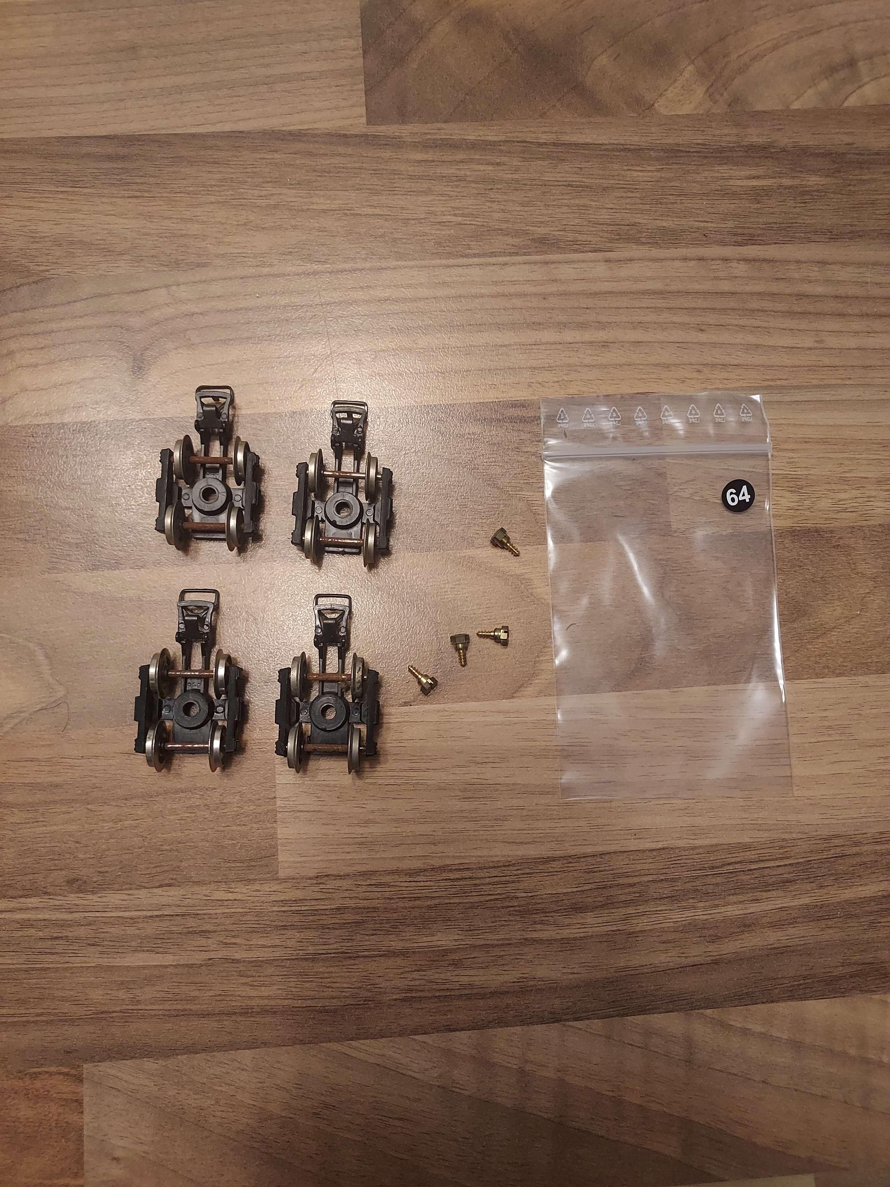 Jouef lot de 4 bogie avec essieux et vis noir ref 64