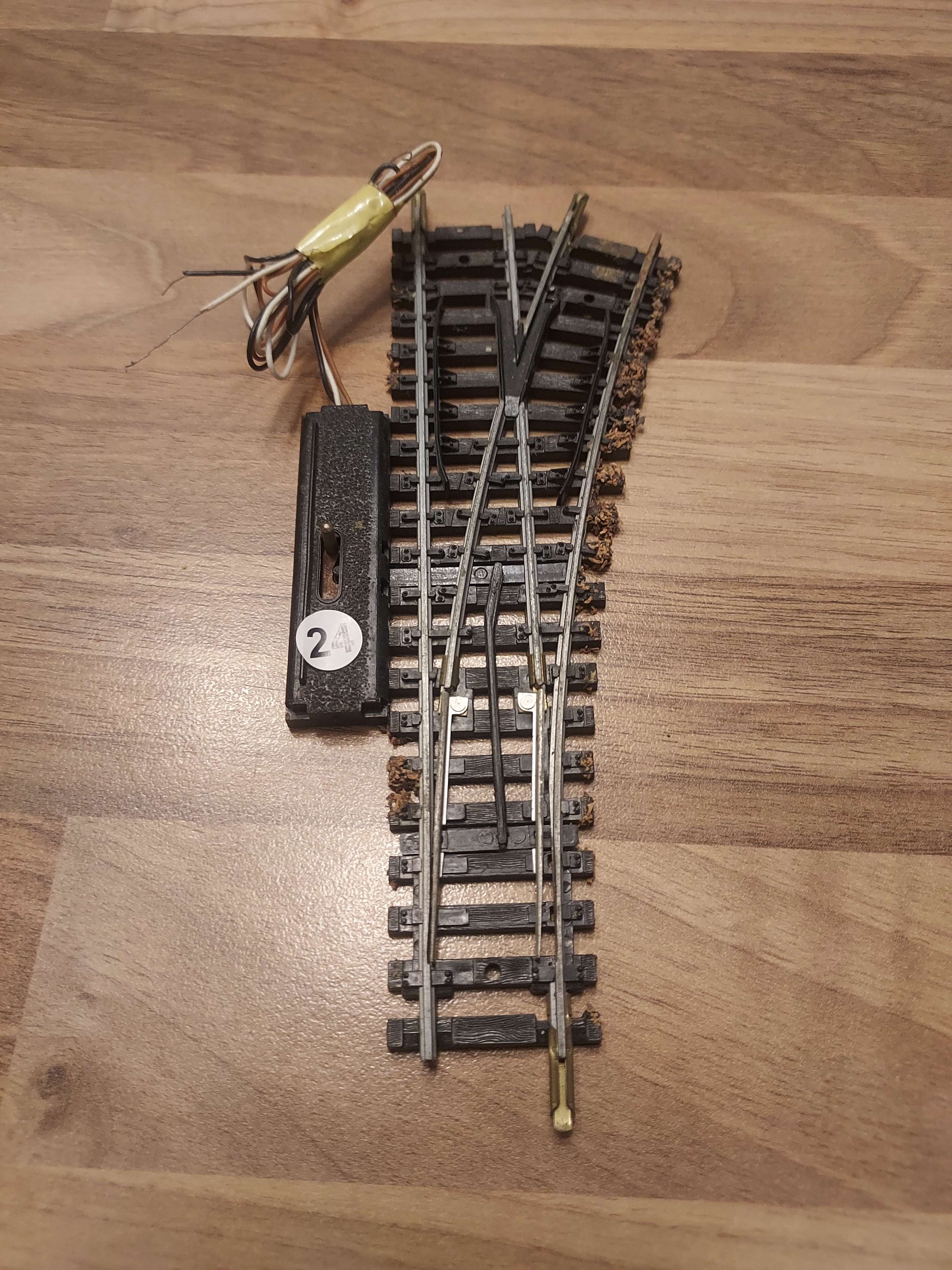 Jouef aiguillage droit &eacute;lectrique rails acie ref 24r fonctionne ref 
