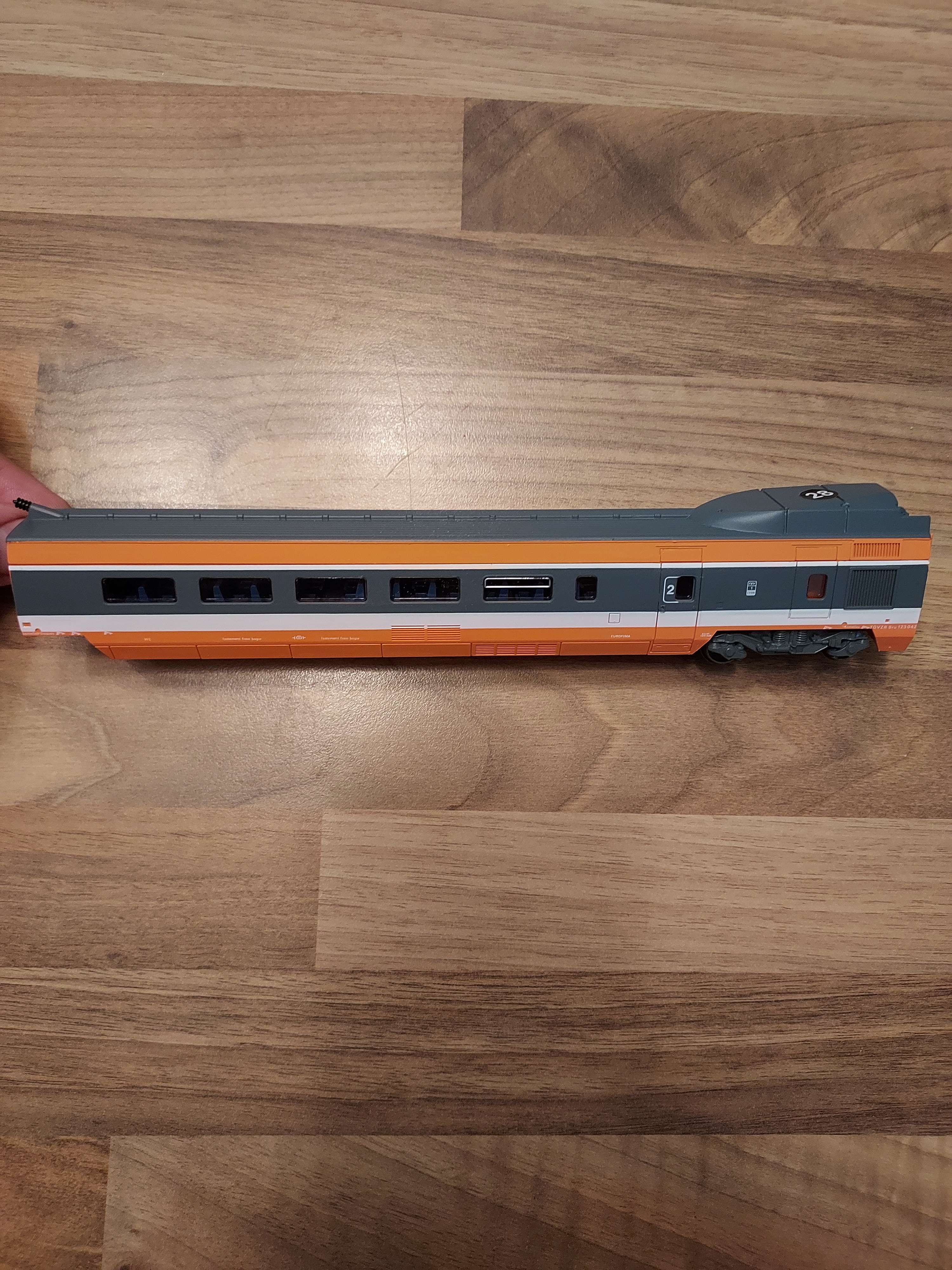 Jouef 580500 wagon voiture de tgv sud est 2 cl HO am&eacute;nag&eacute;e ref 28