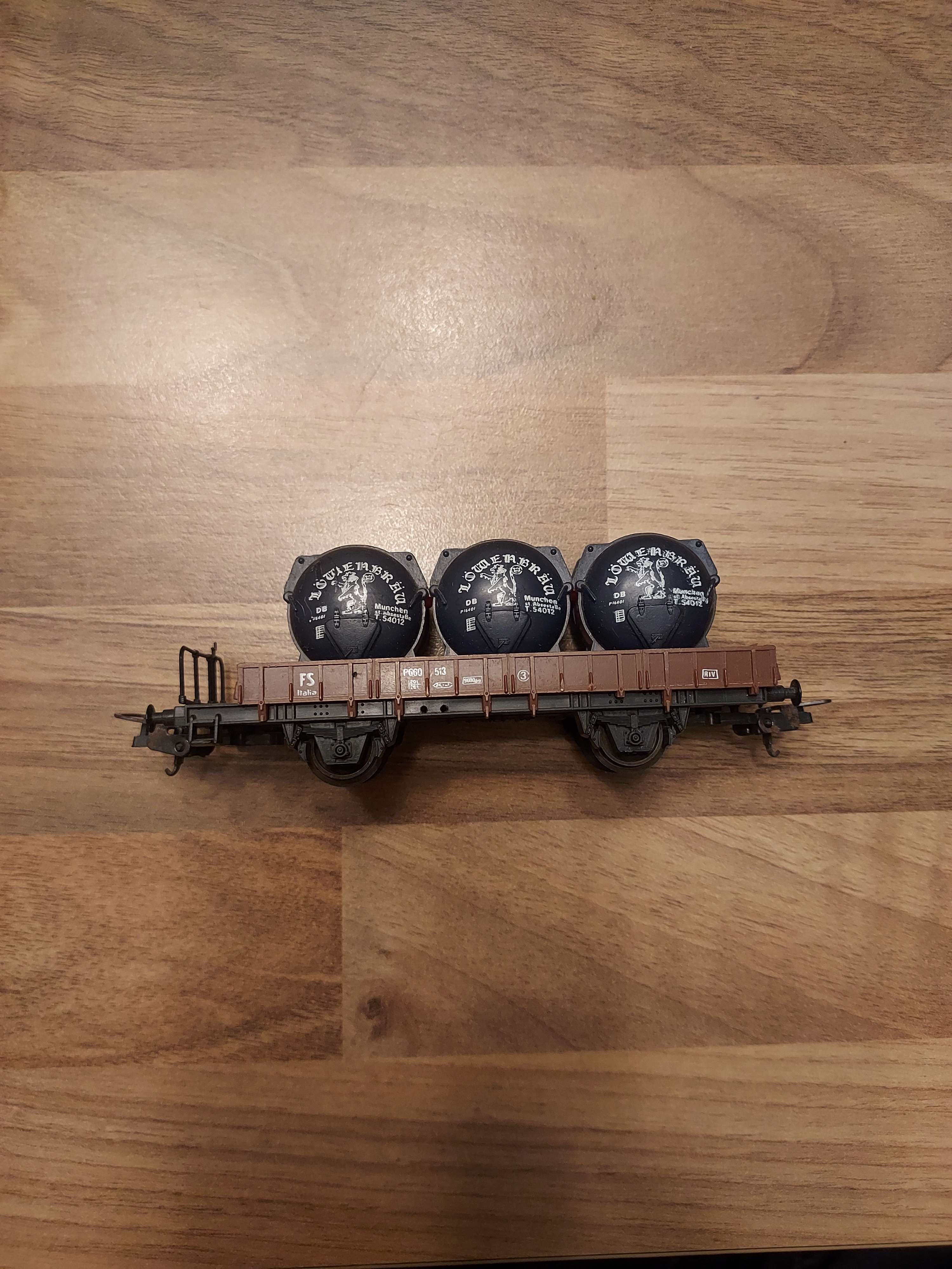 Lima wagon plat avec 3 citerne HO ref 14