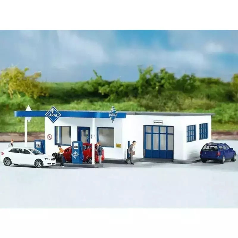 Station-service Aral avec station de lavage - HO 1/87 Piko 61827